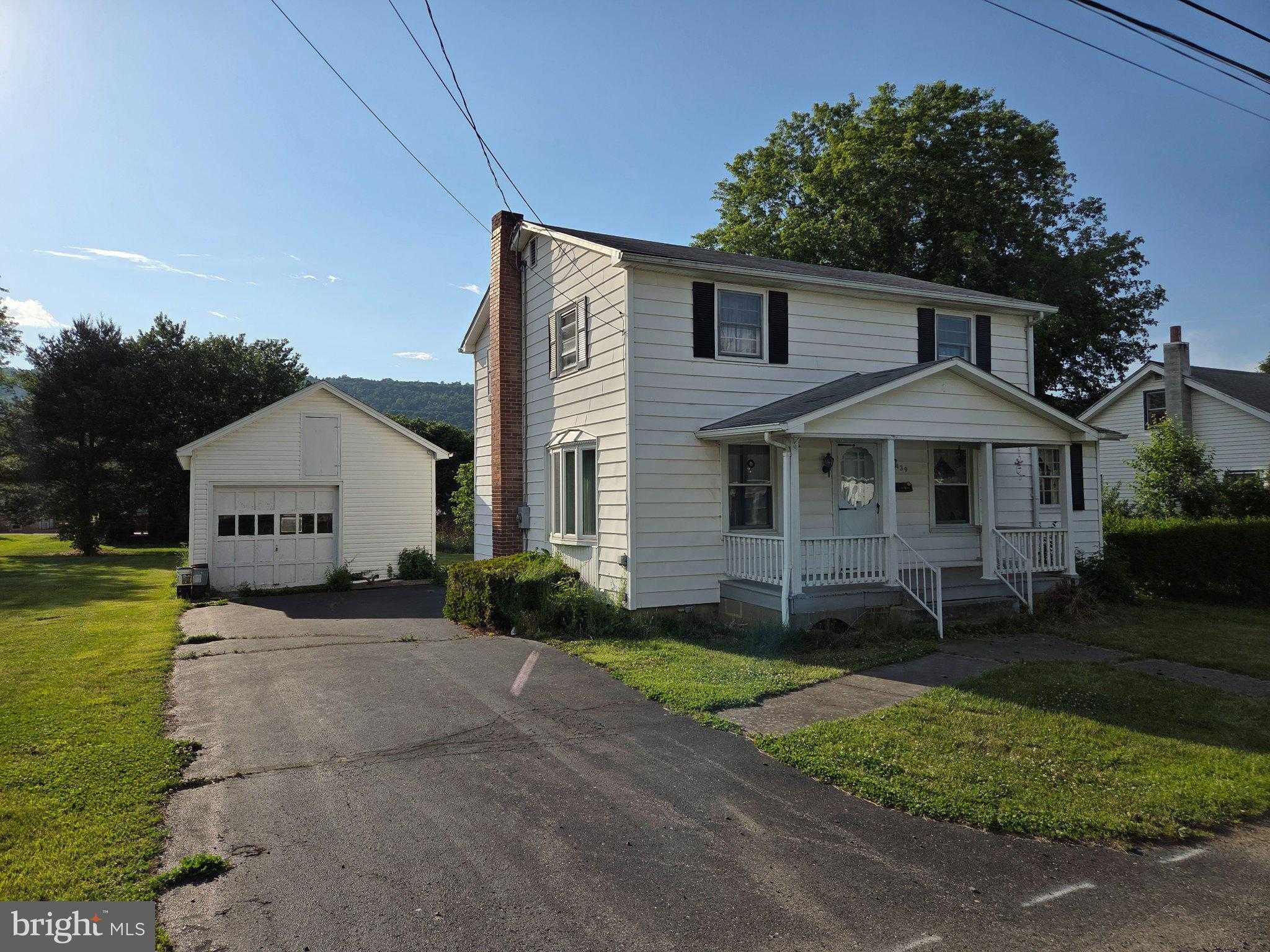 439 Elk Pl, Romney