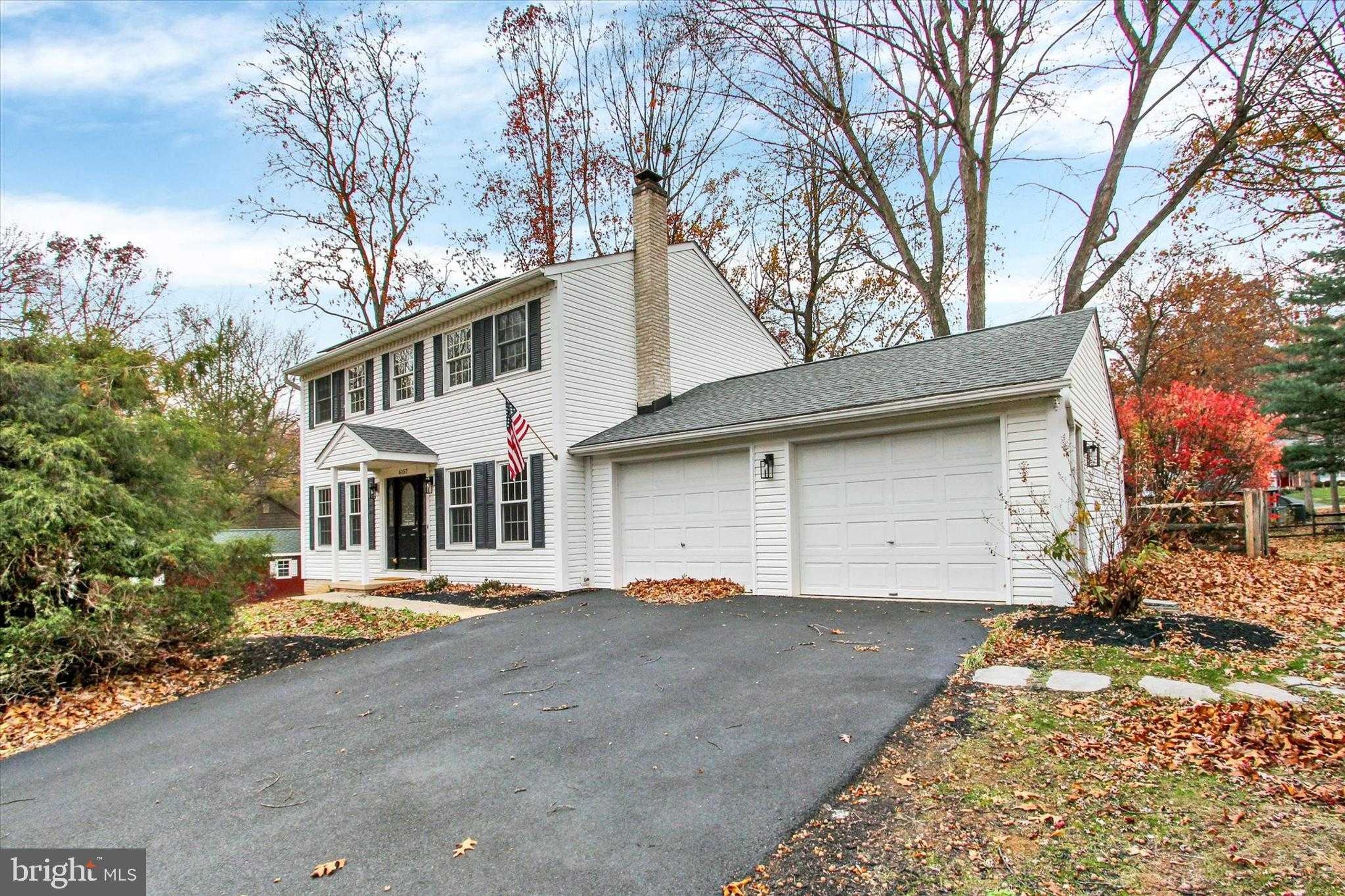 6157 Burning Tree Ln, Fayetteville