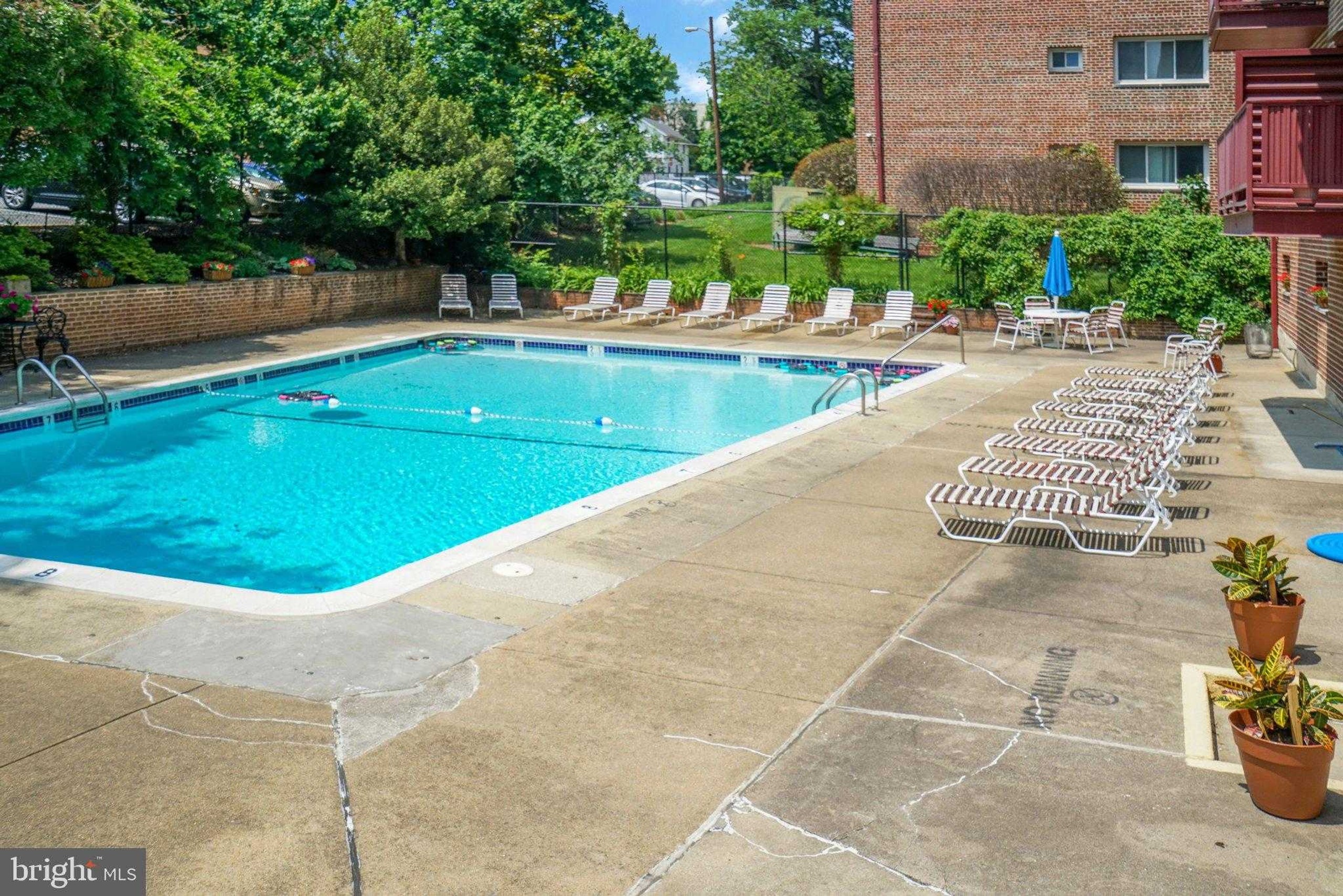 1830 Columbia Pike Apt 107 photo 15
