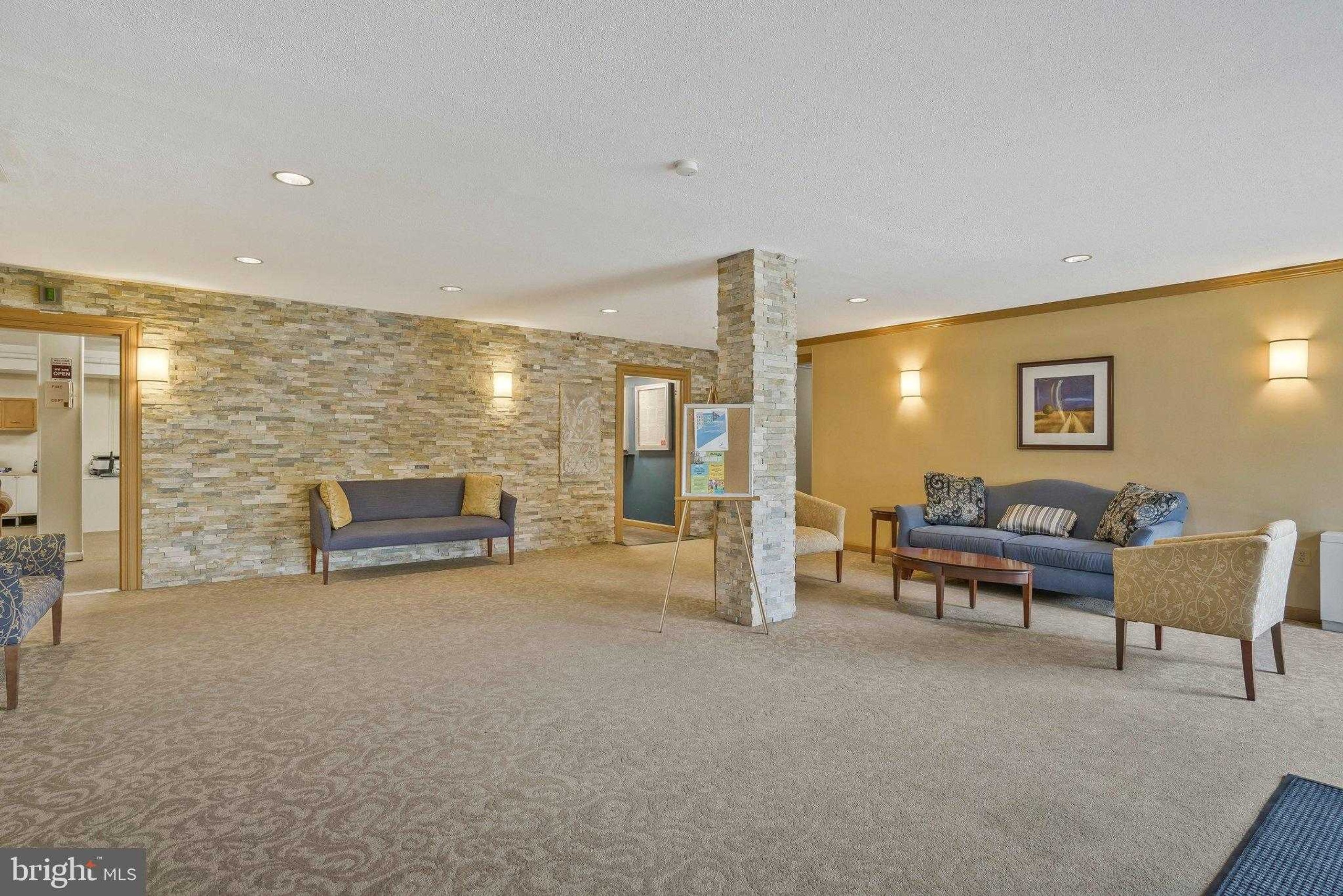 1830 Columbia Pike Apt 107 photo 21