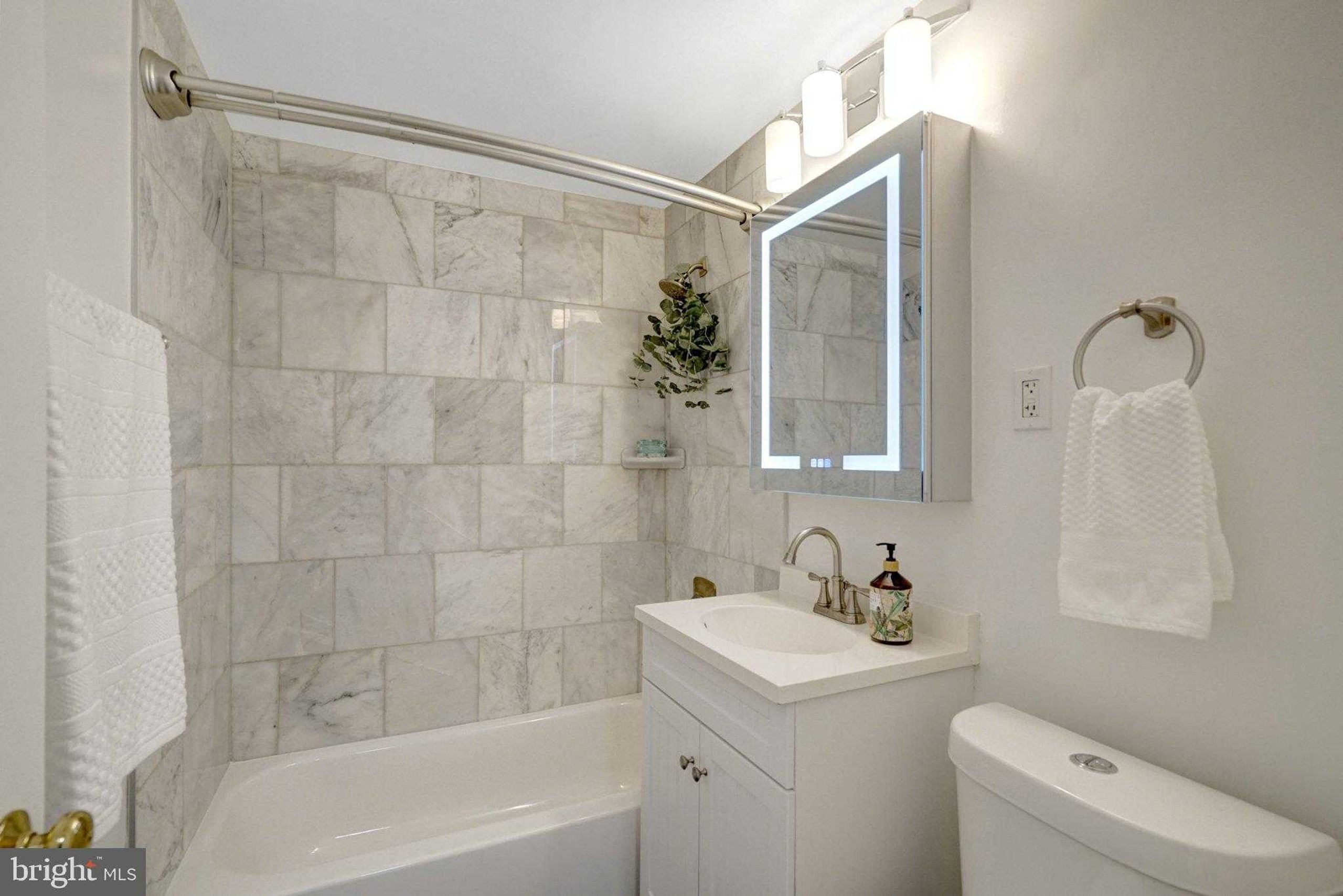 1830 Columbia Pike Apt 107 photo 31