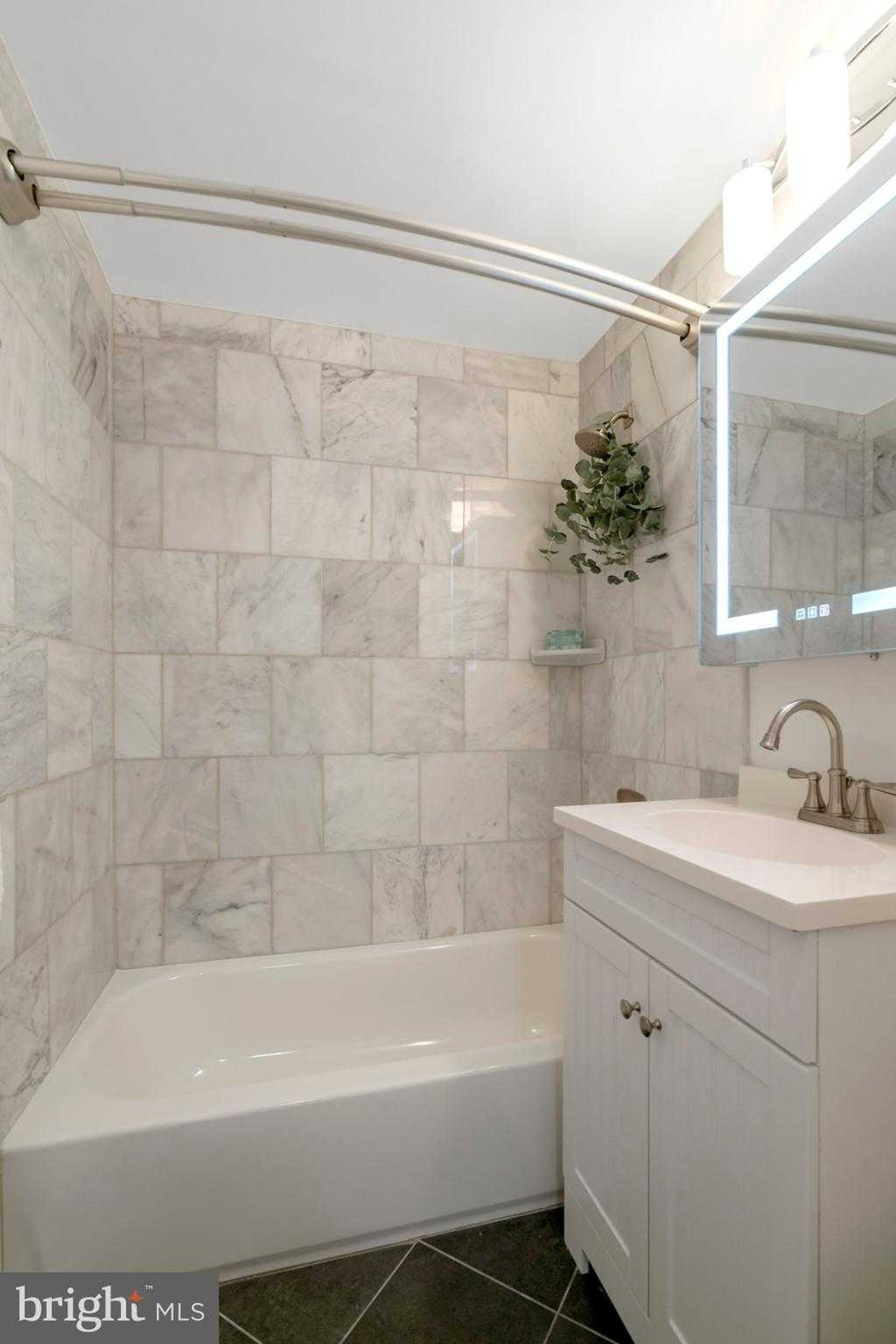 1830 Columbia Pike Apt 107 photo 4