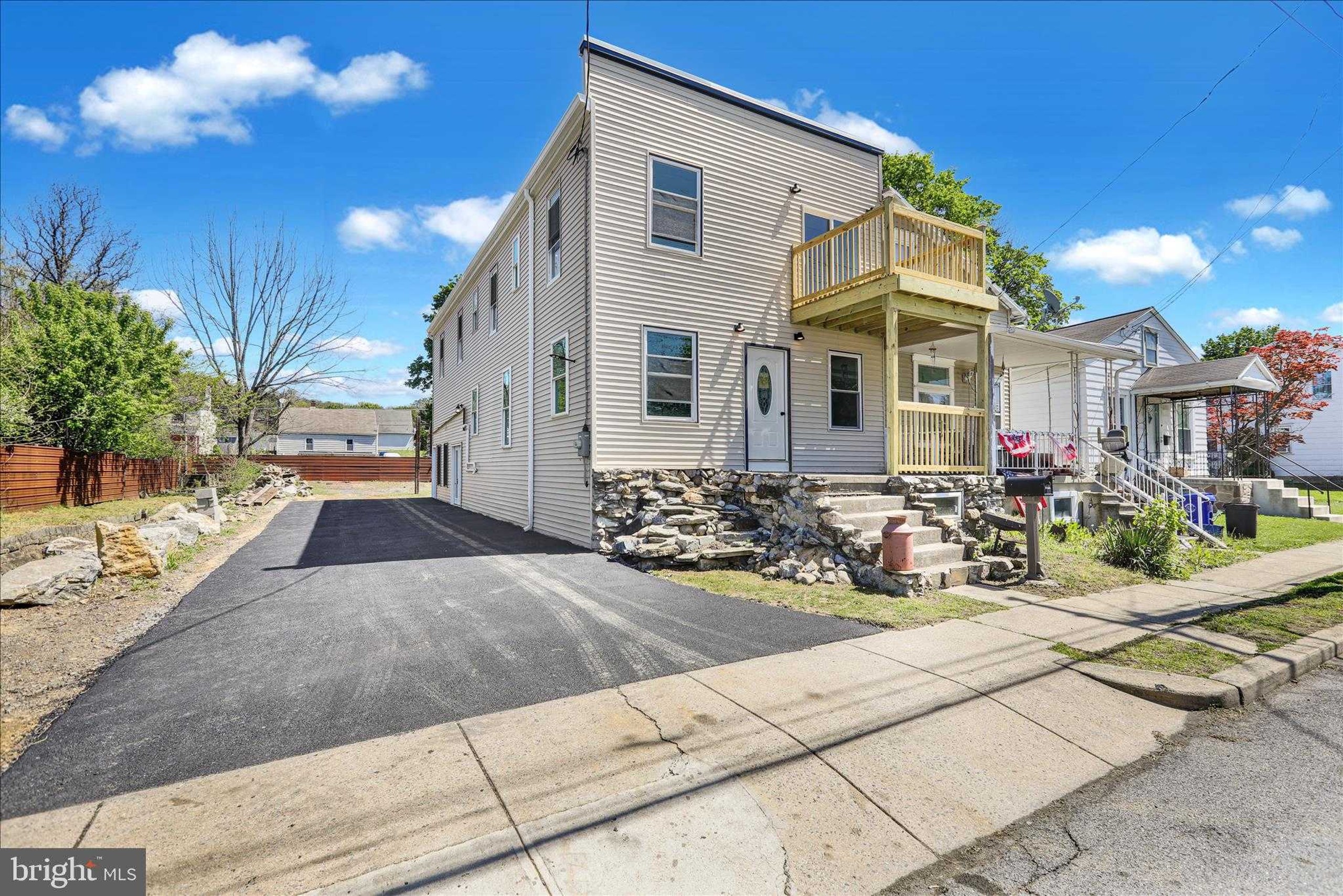3313 Marion St, Reading