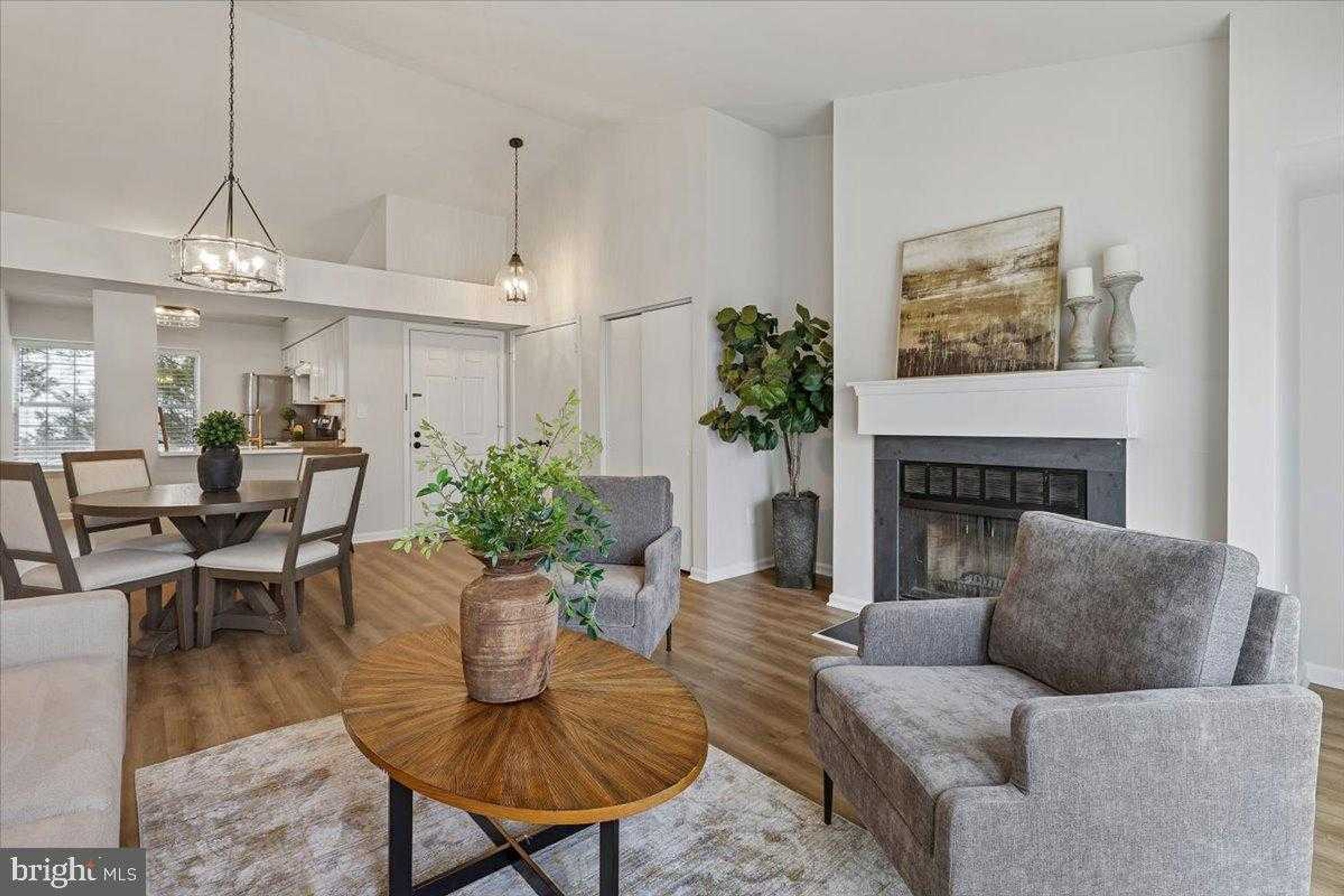 3403 Lakeside View Dr