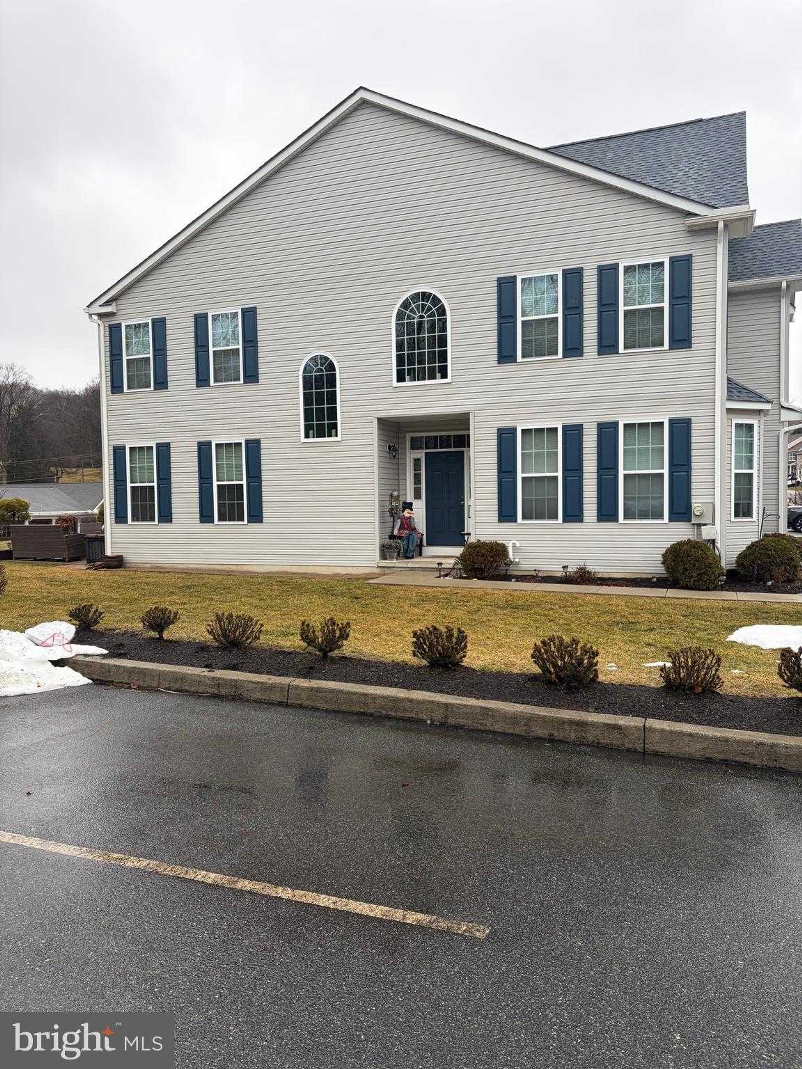 74 Emily CT, Reading