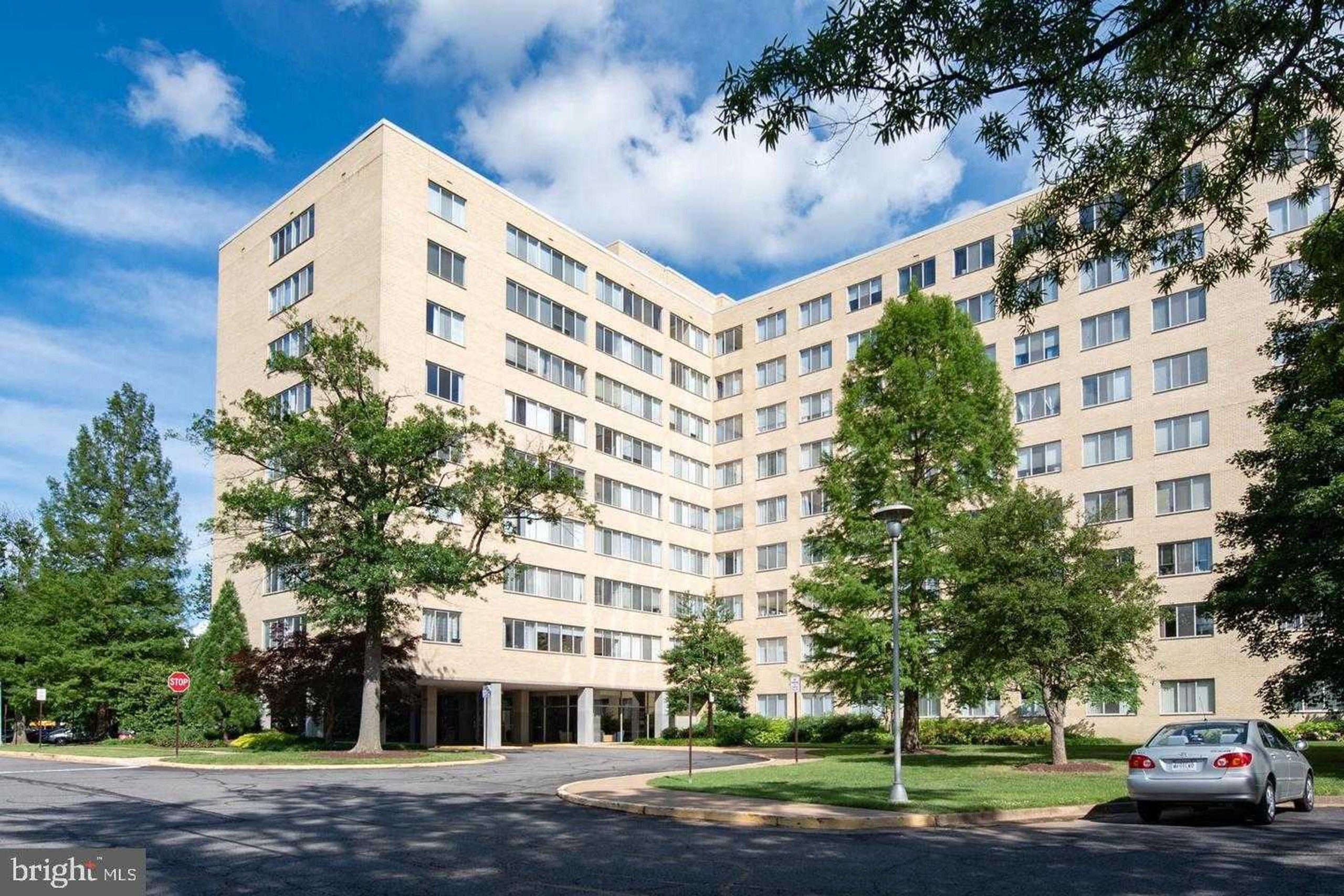 6641 Wakefield Dr Apt 311, Alexandria