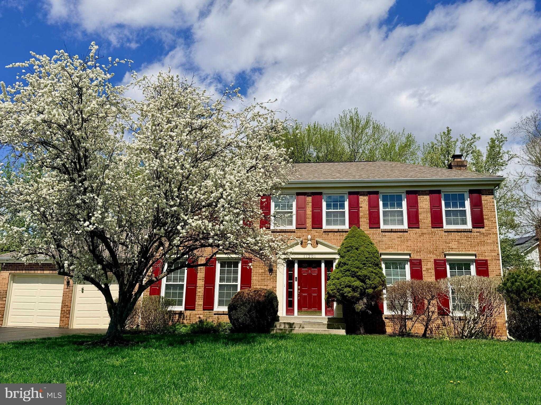 11201 Lake Breeze Dr, North Potomac