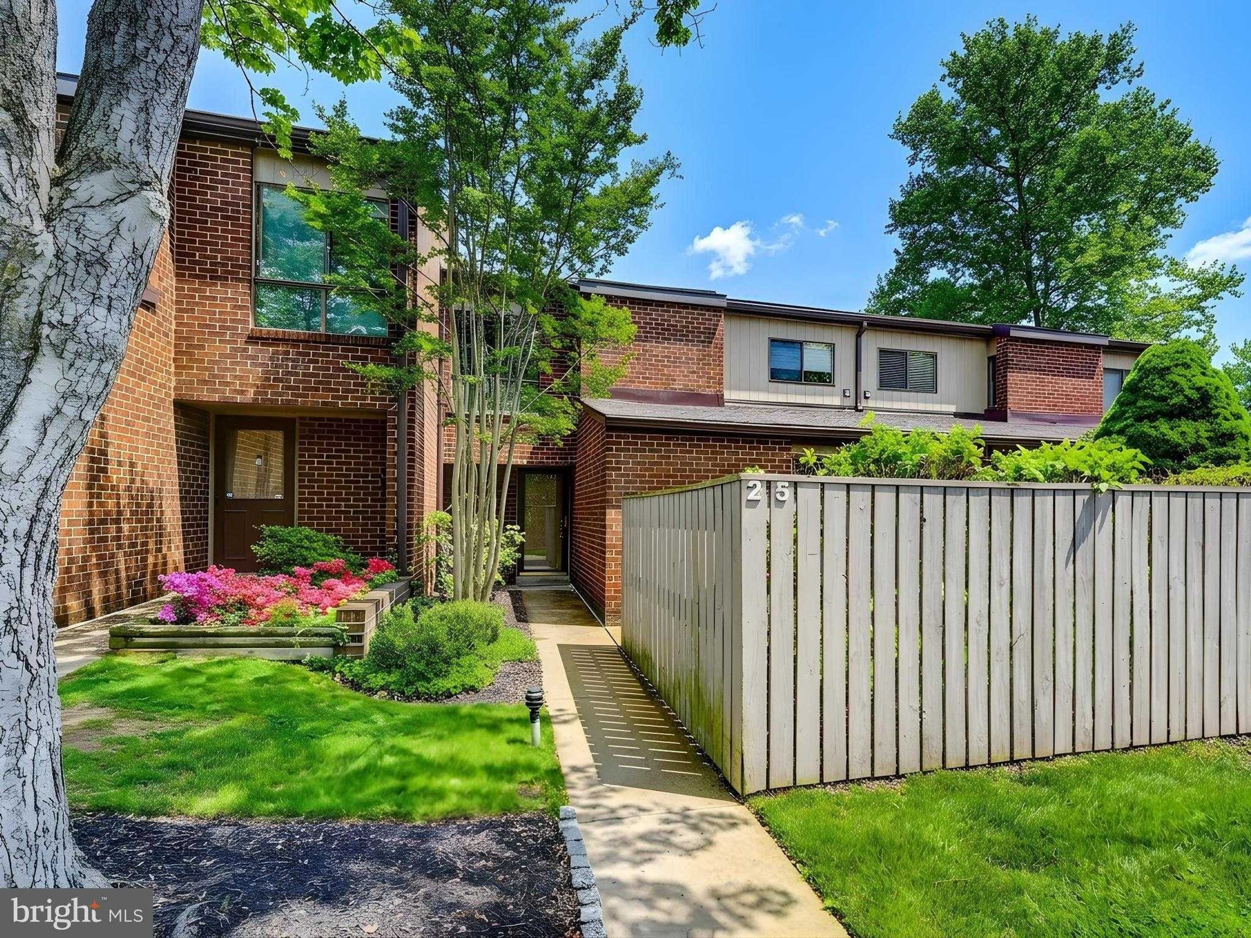 25 Saddle CT # H, Baltimore
