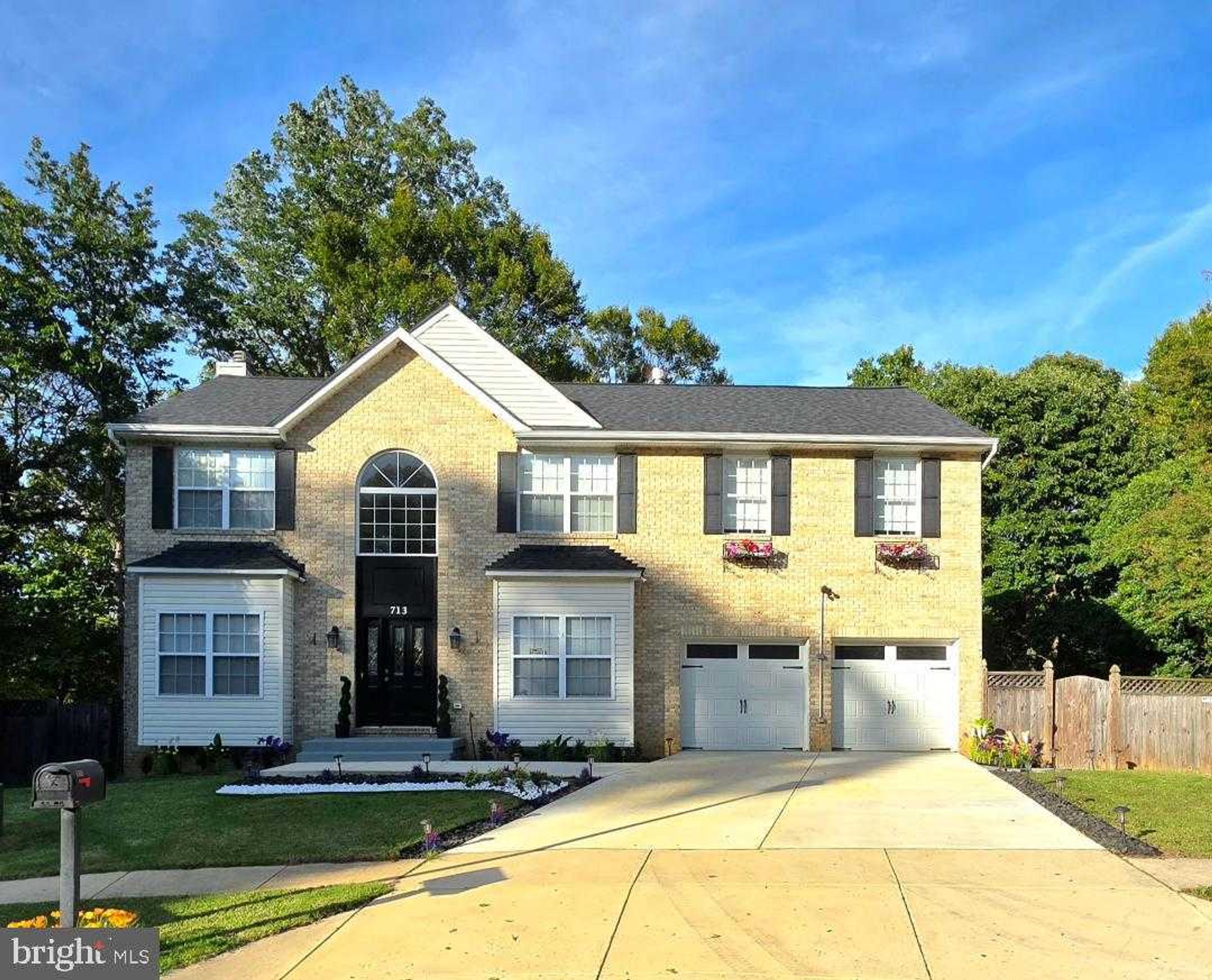 713 Bonnie Meadow Ln photo 2