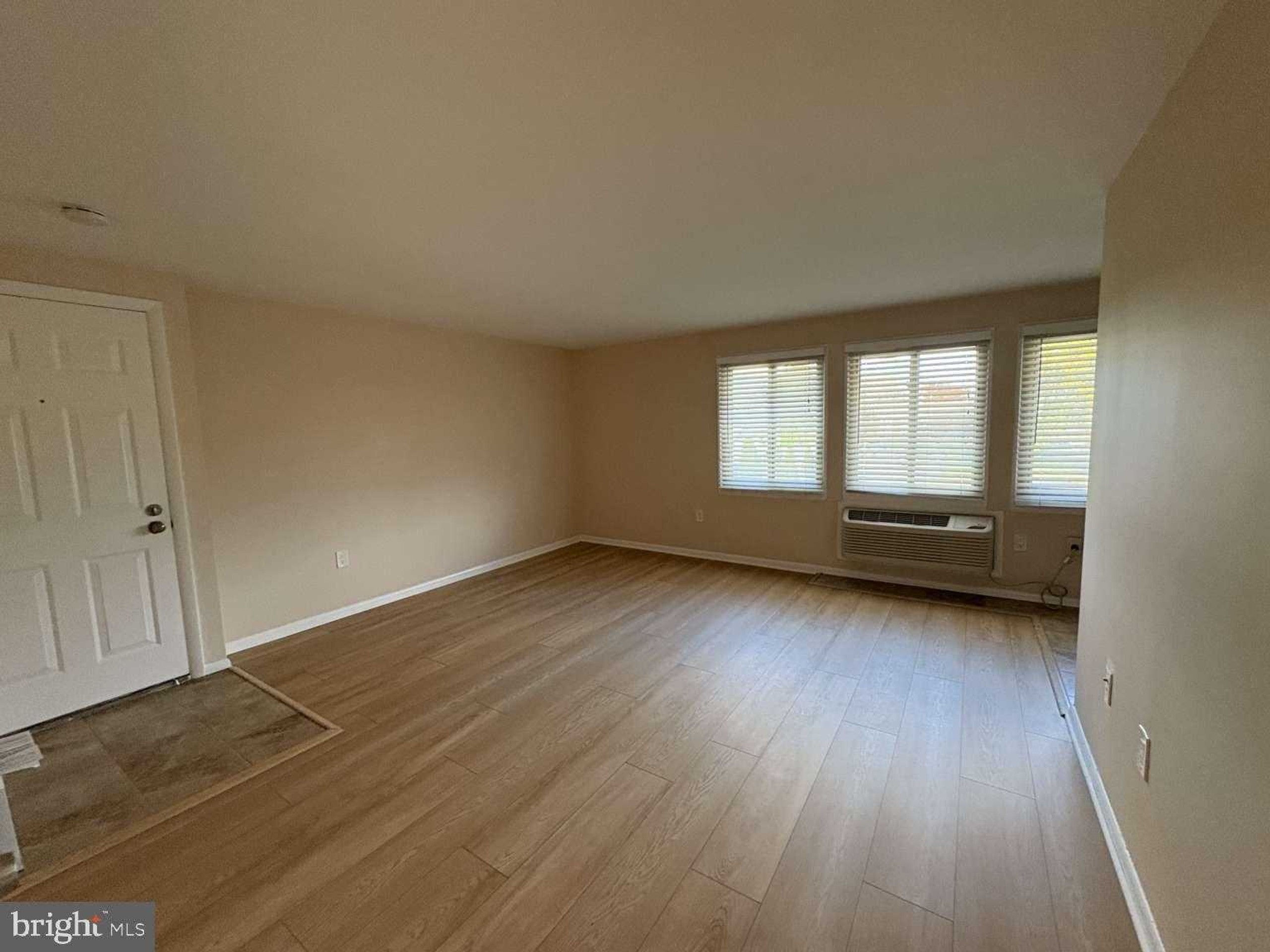 250 Tanglewood Ln Apt G4 photo 2