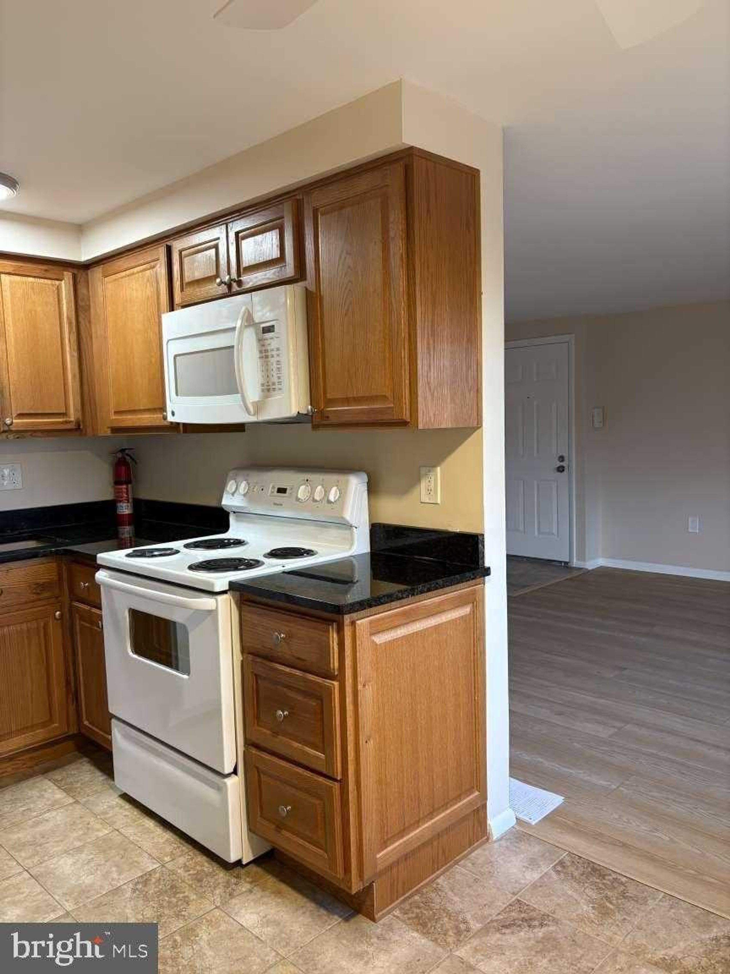 250 Tanglewood Ln Apt G4 photo 4