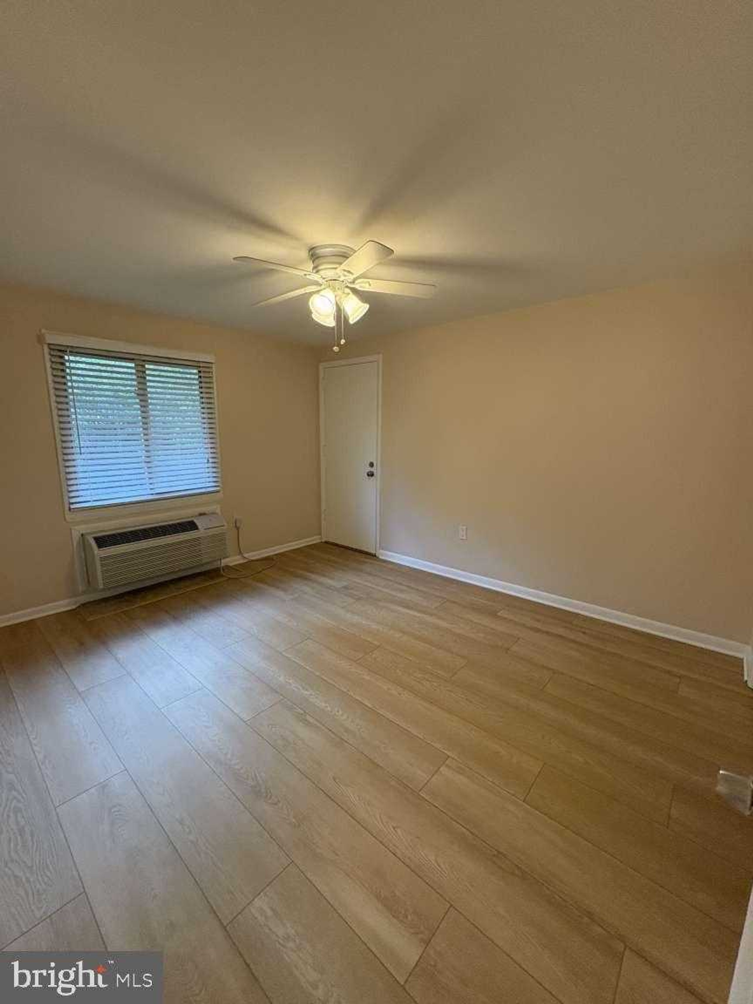 250 Tanglewood Ln Apt G4 photo 8