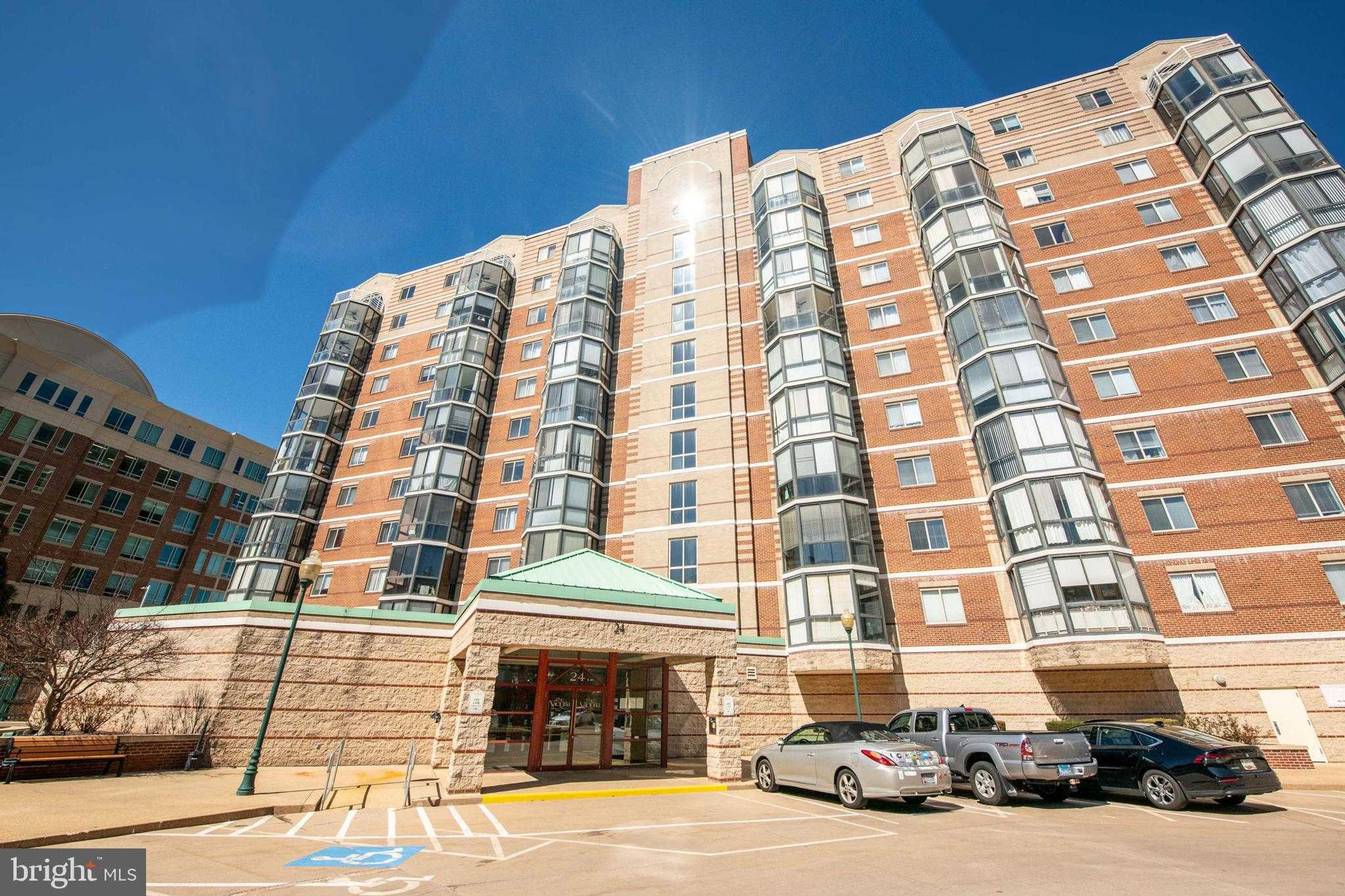 24 Courthouse Sq Apt 212, Rockville