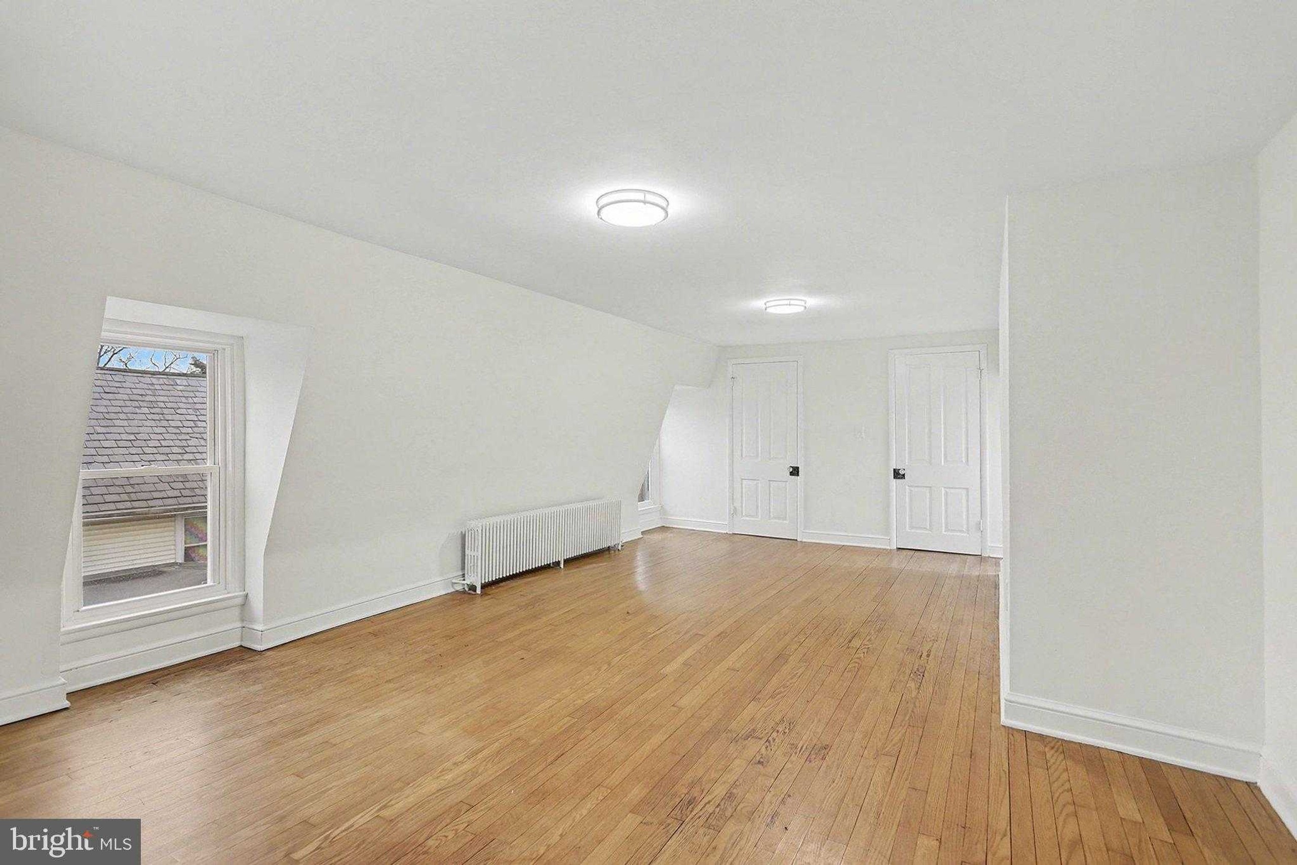 31 N Market St photo 13