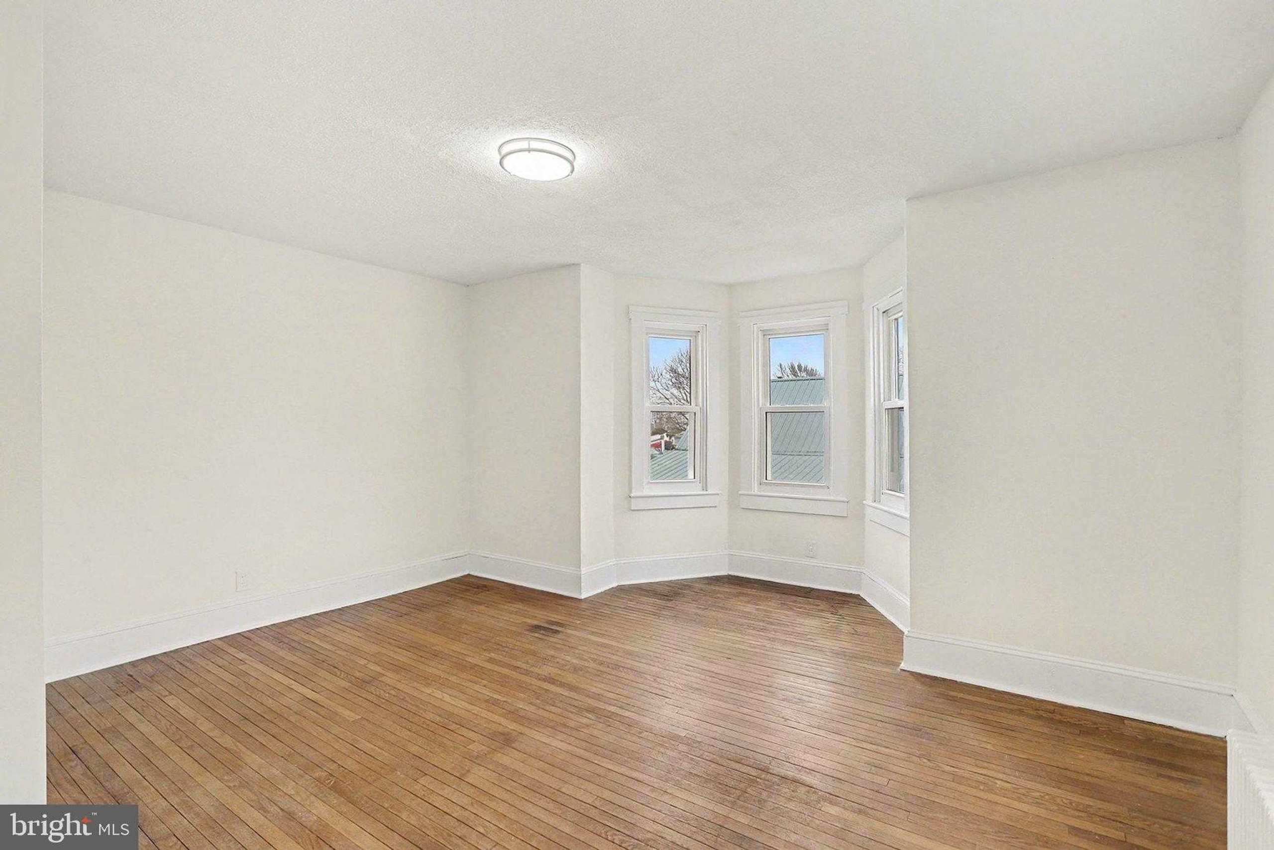 31 N Market St photo 5