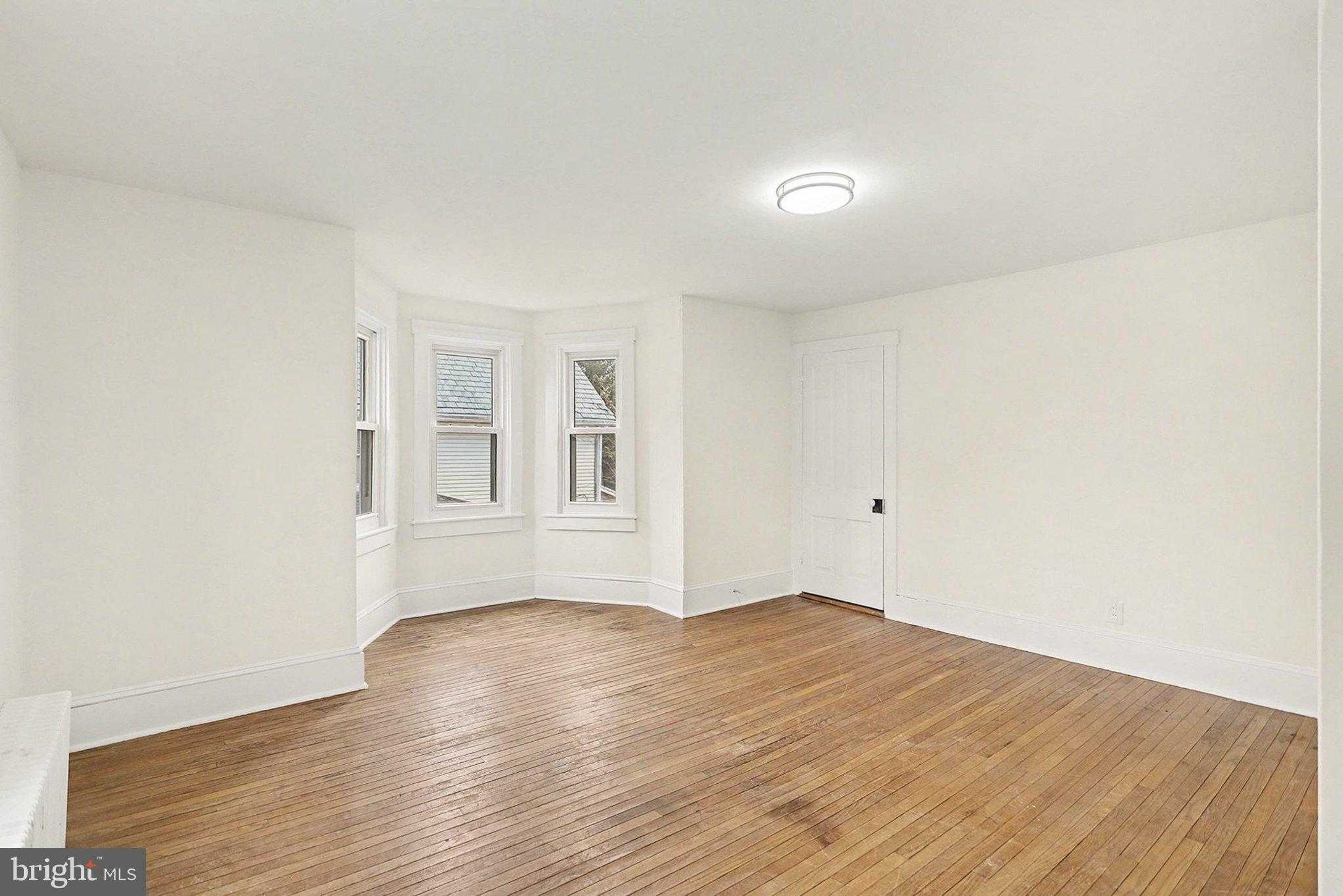 31 N Market St photo 7