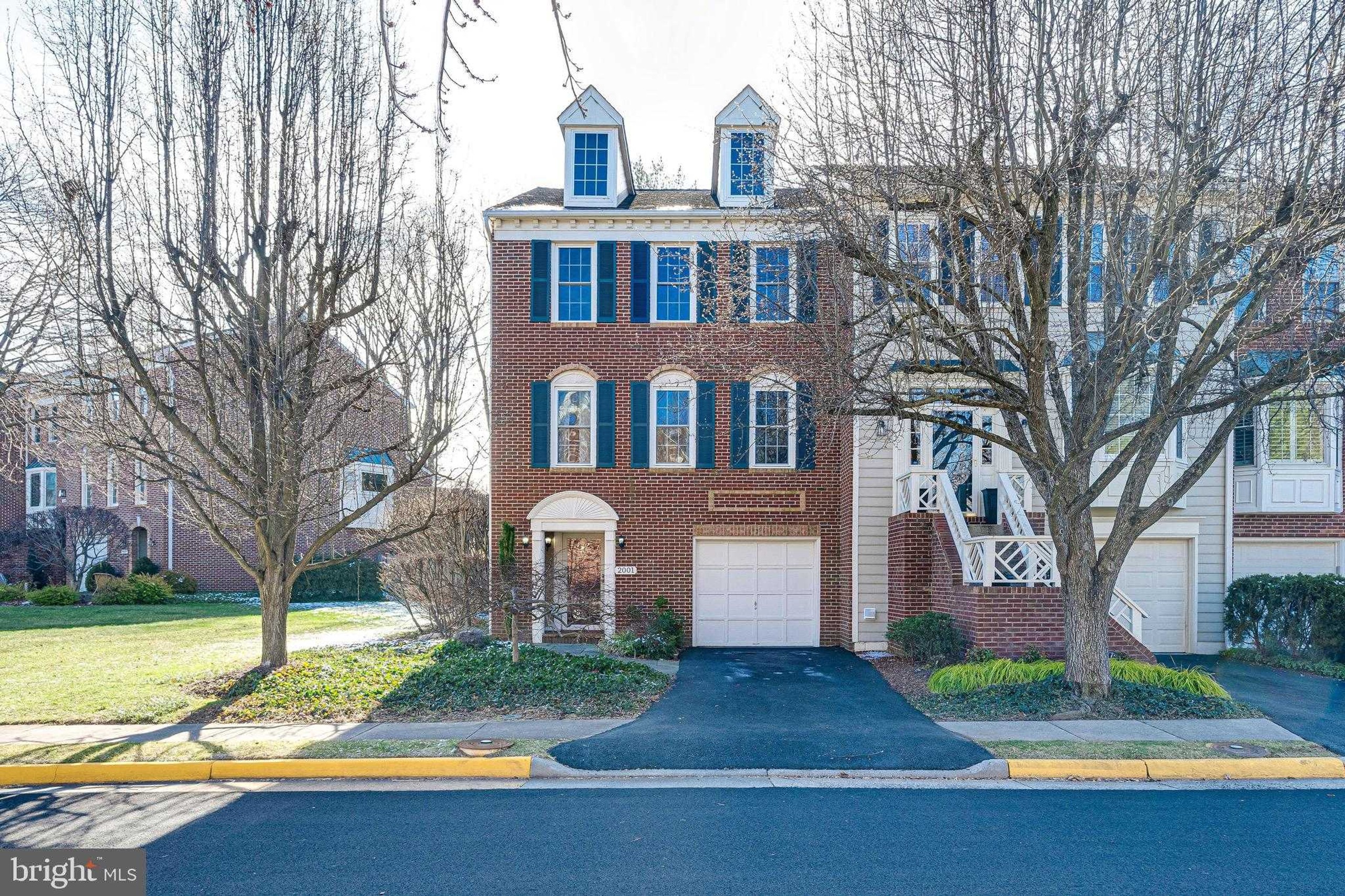 2001 Gervais Dr, Falls Church