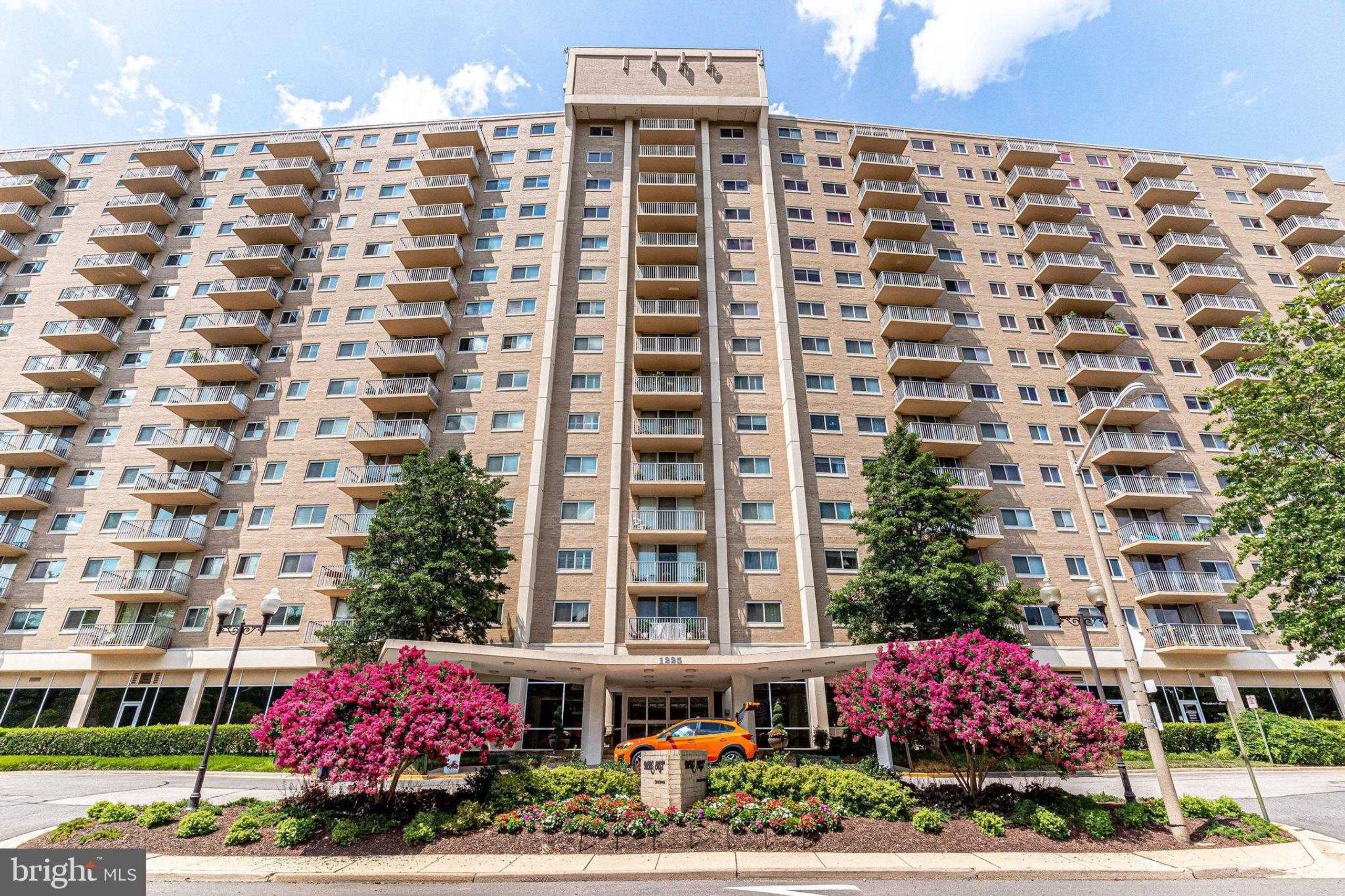 1225 Martha Custis Dr, Alexandria