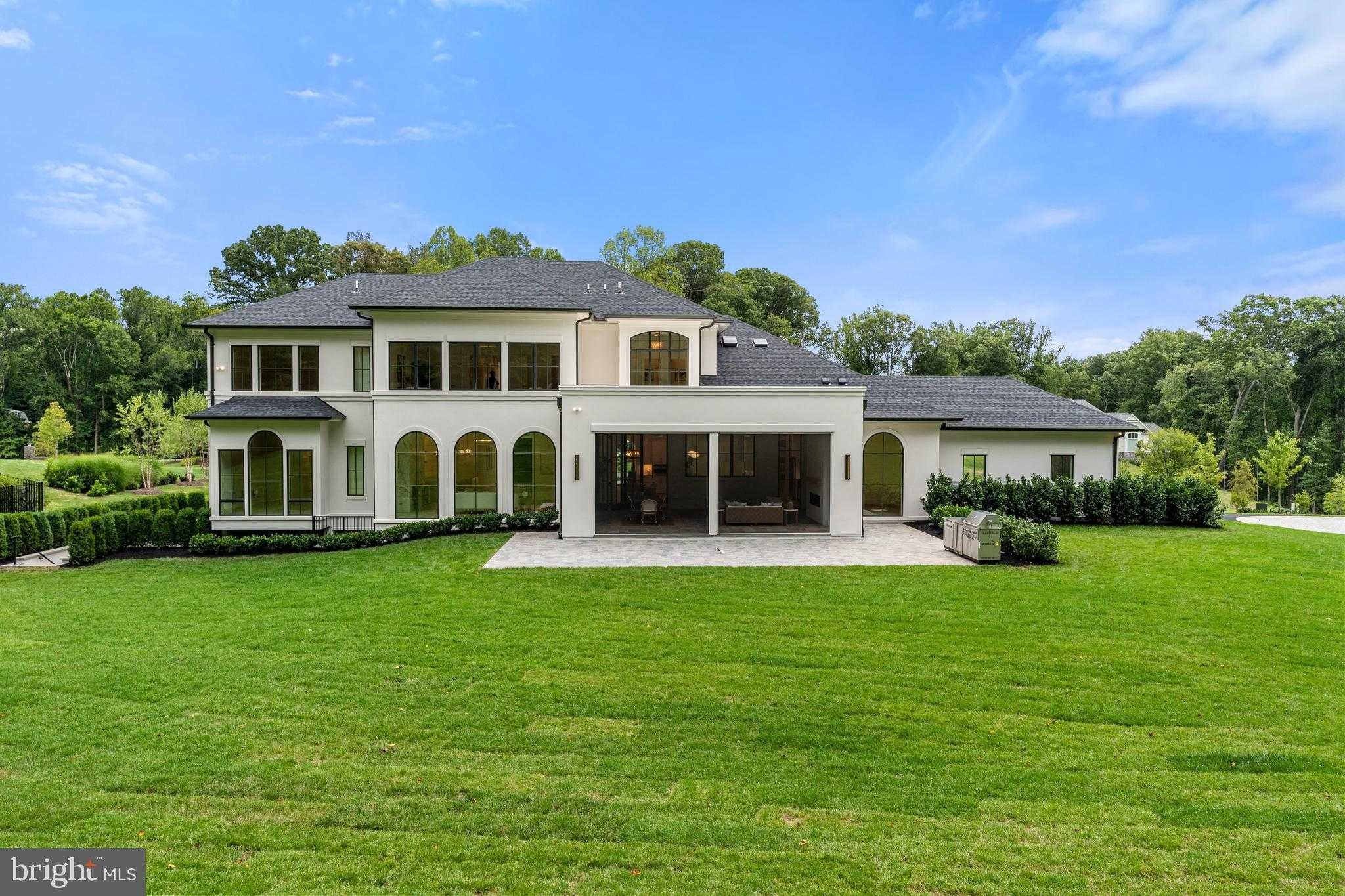 792 Falls Farm CT photo 2