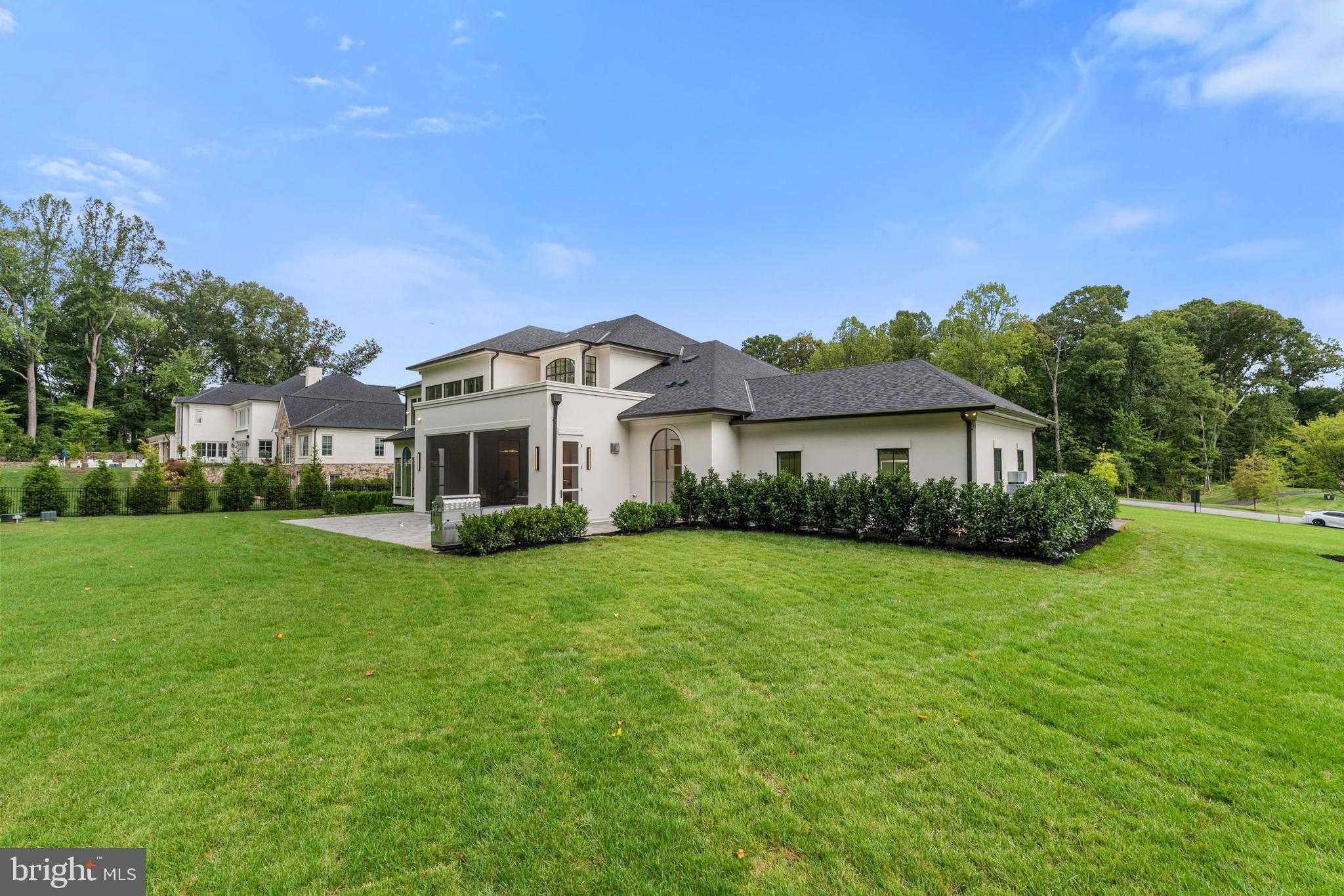 792 Falls Farm CT photo 4