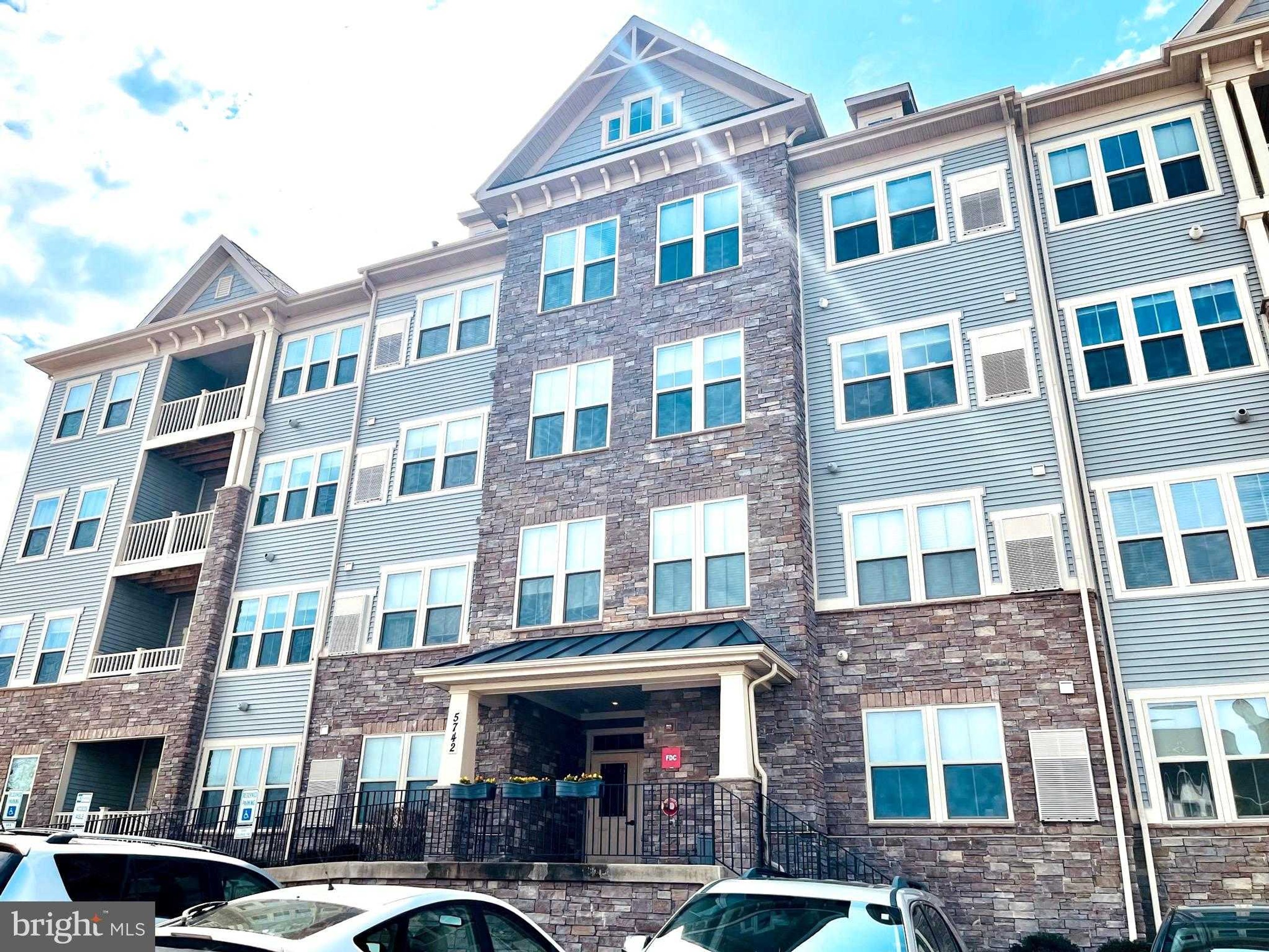 5742 Meadowood St Apt 202, New Market