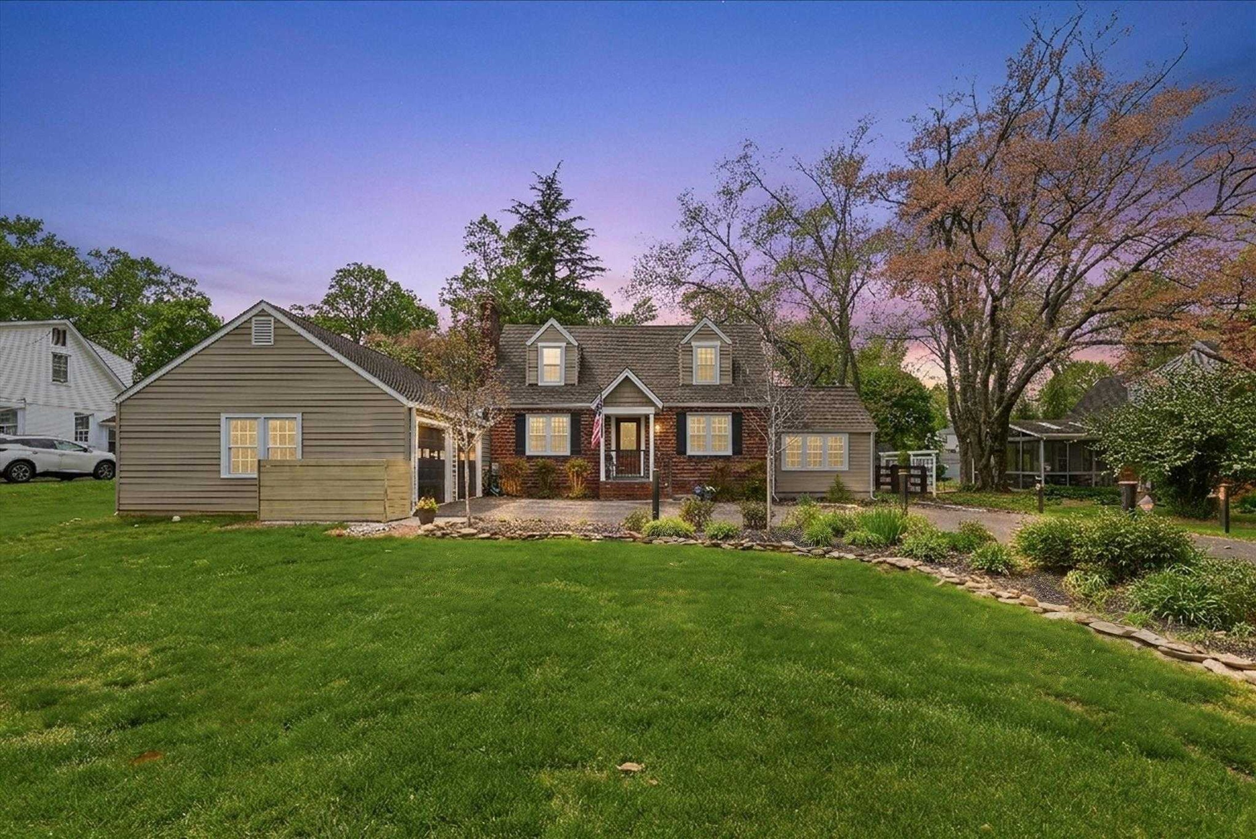 3312 Holloman Rd, Falls Church