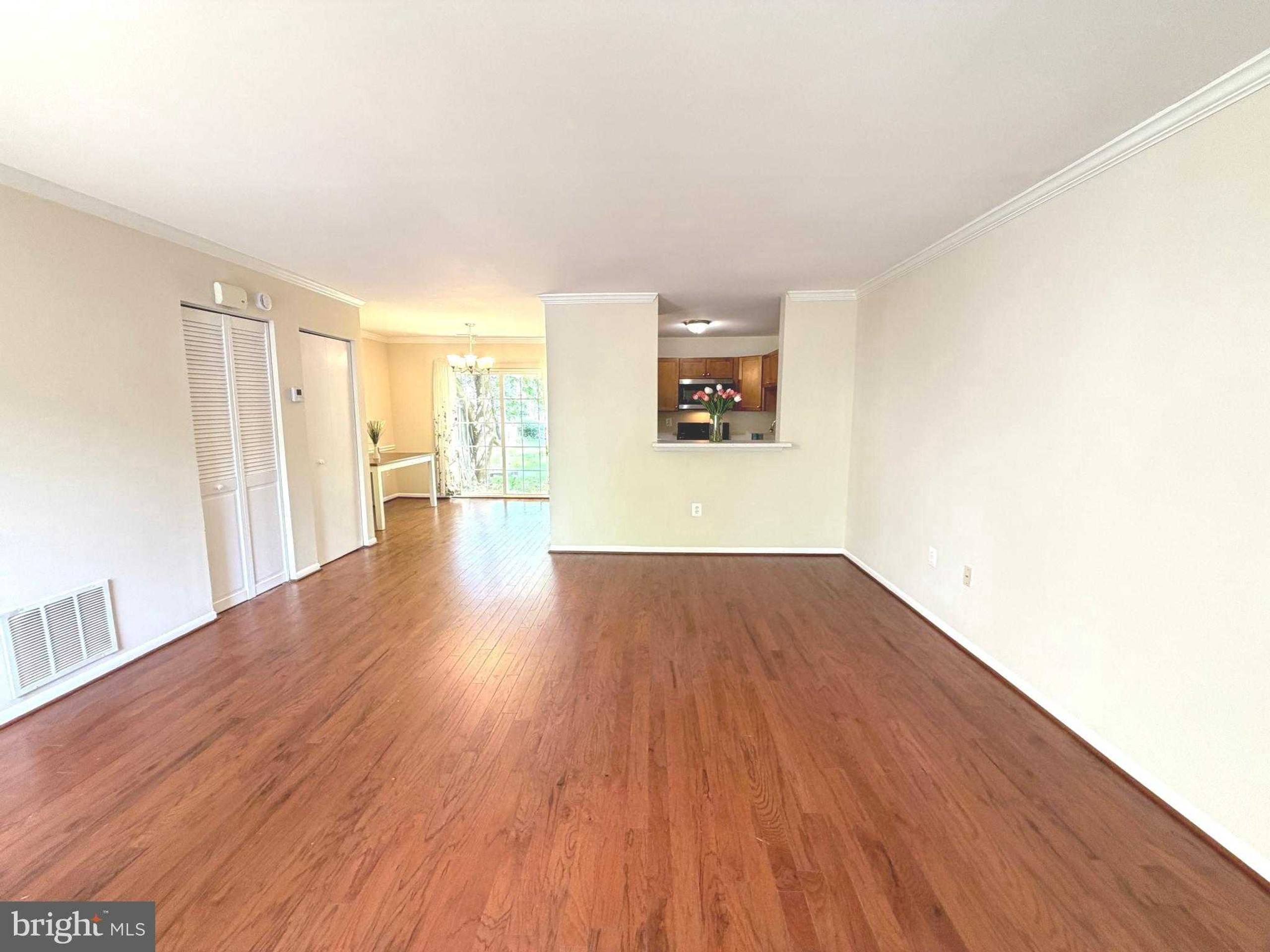 31 Stoney Point CT, Germantown