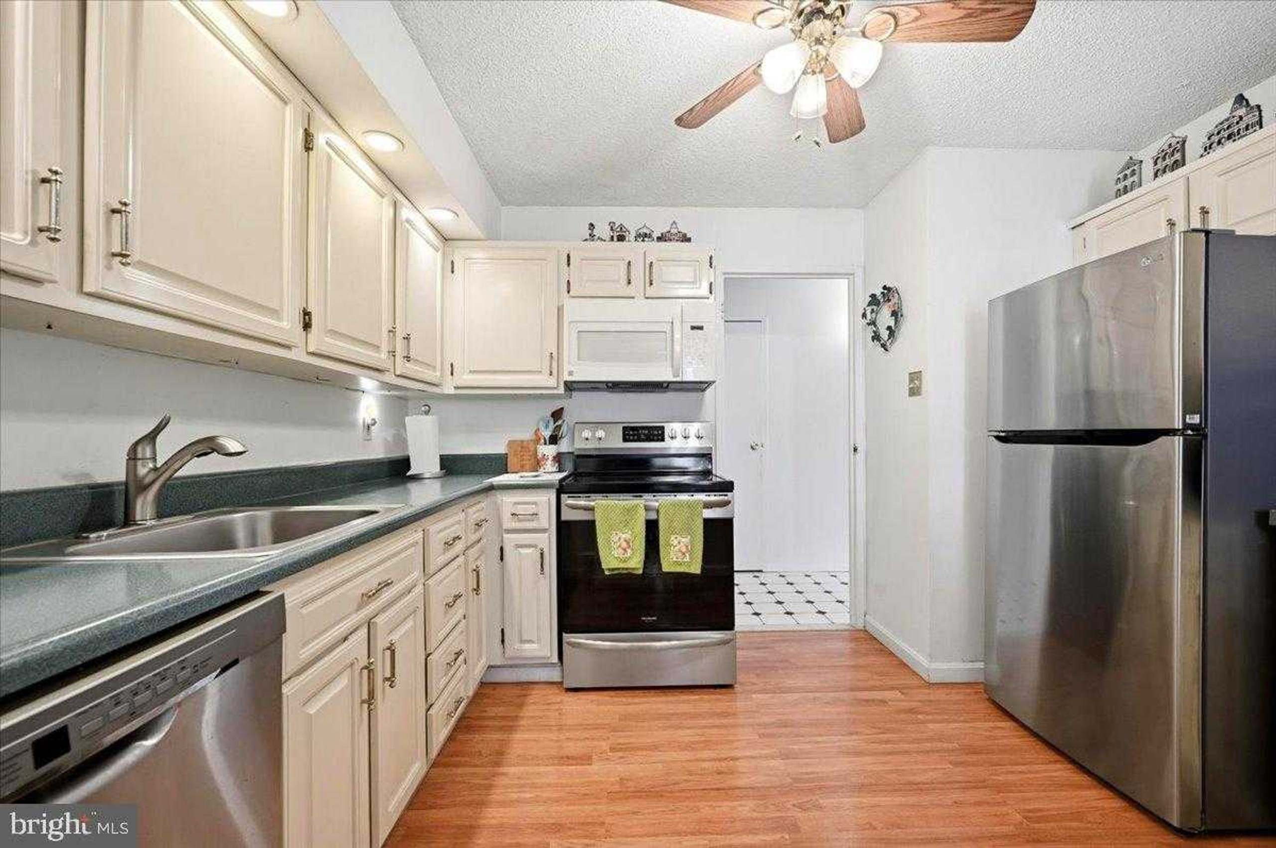 666 W Germantown Pike Apt 1212 photo 11