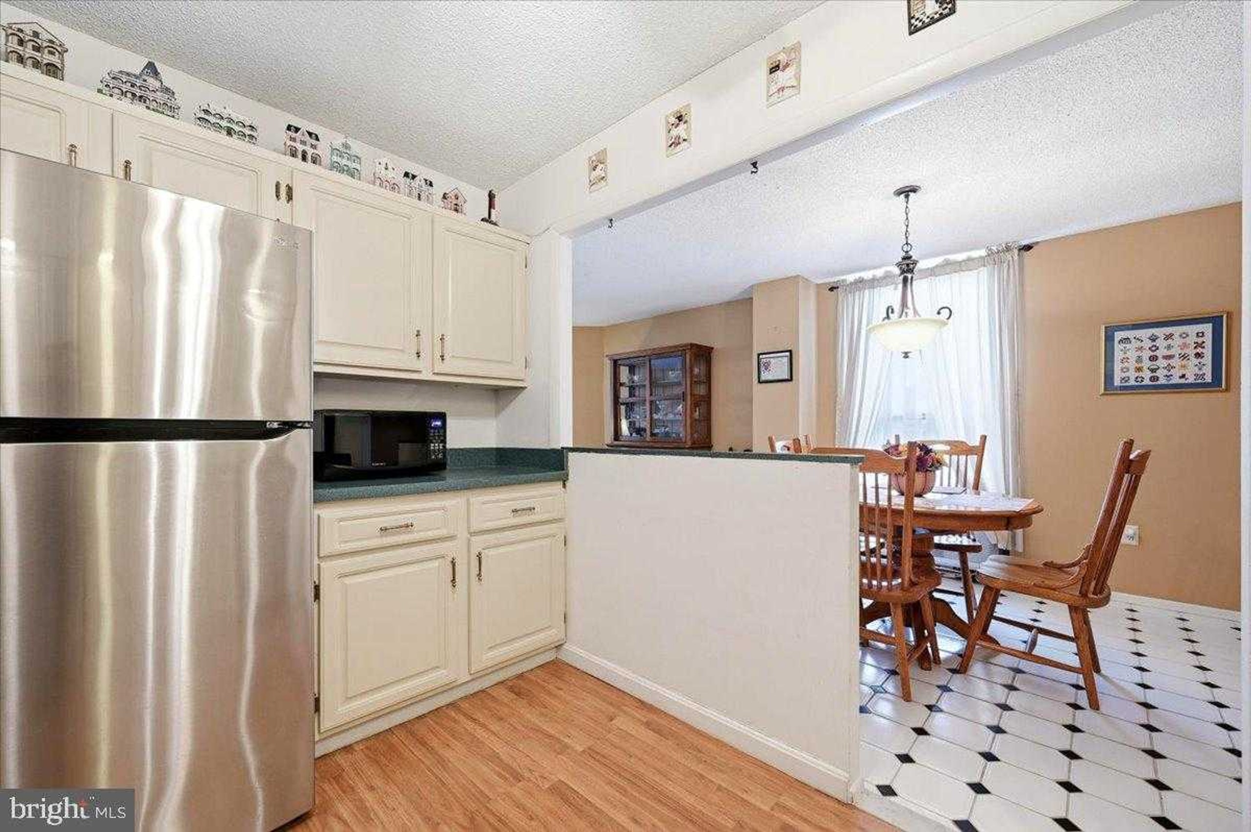 666 W Germantown Pike Apt 1212 photo 12