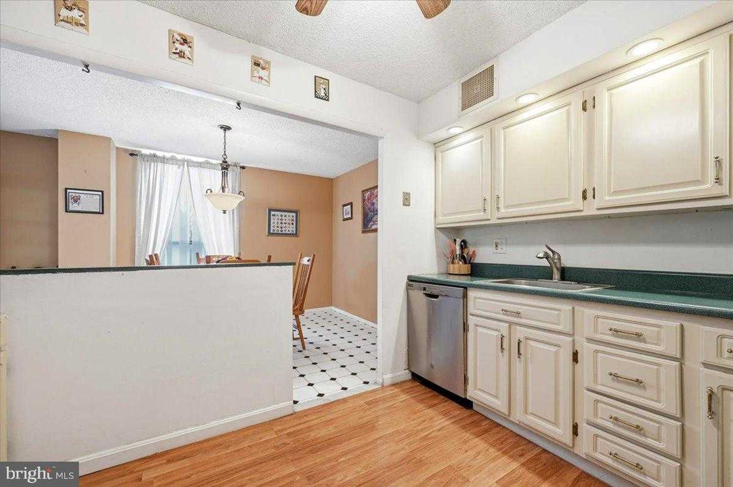 666 W Germantown Pike Apt 1212 photo 13