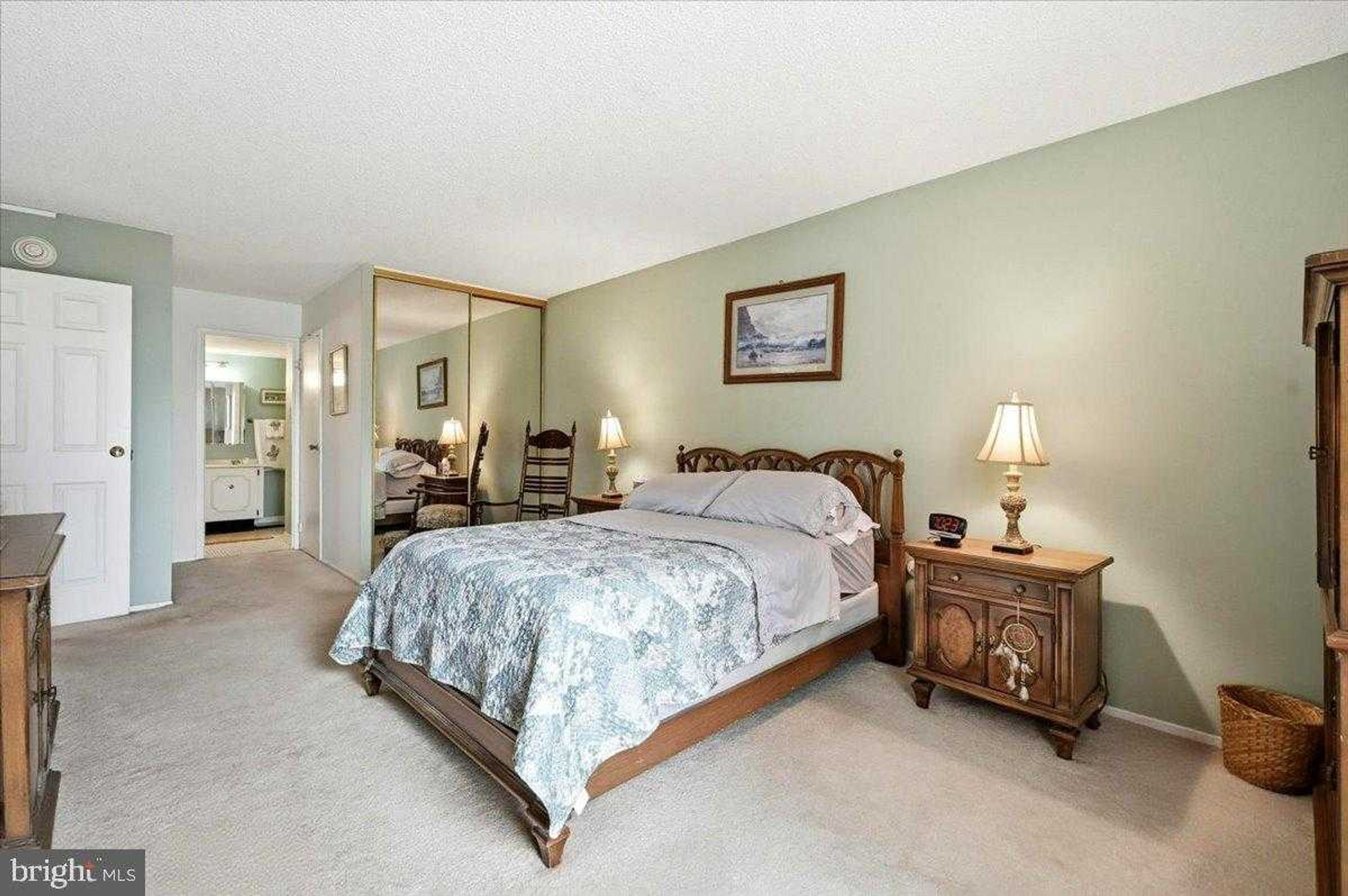 666 W Germantown Pike Apt 1212 photo 18