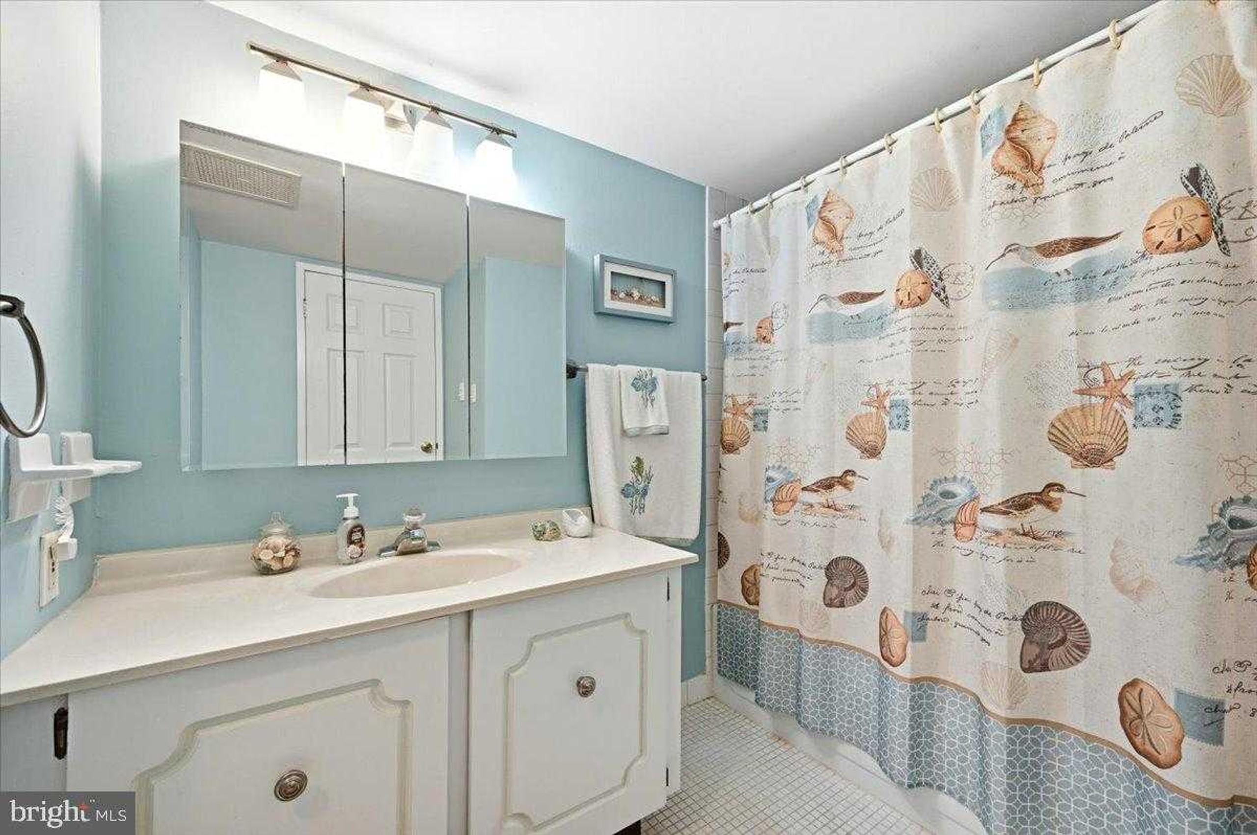 666 W Germantown Pike Apt 1212 photo 24