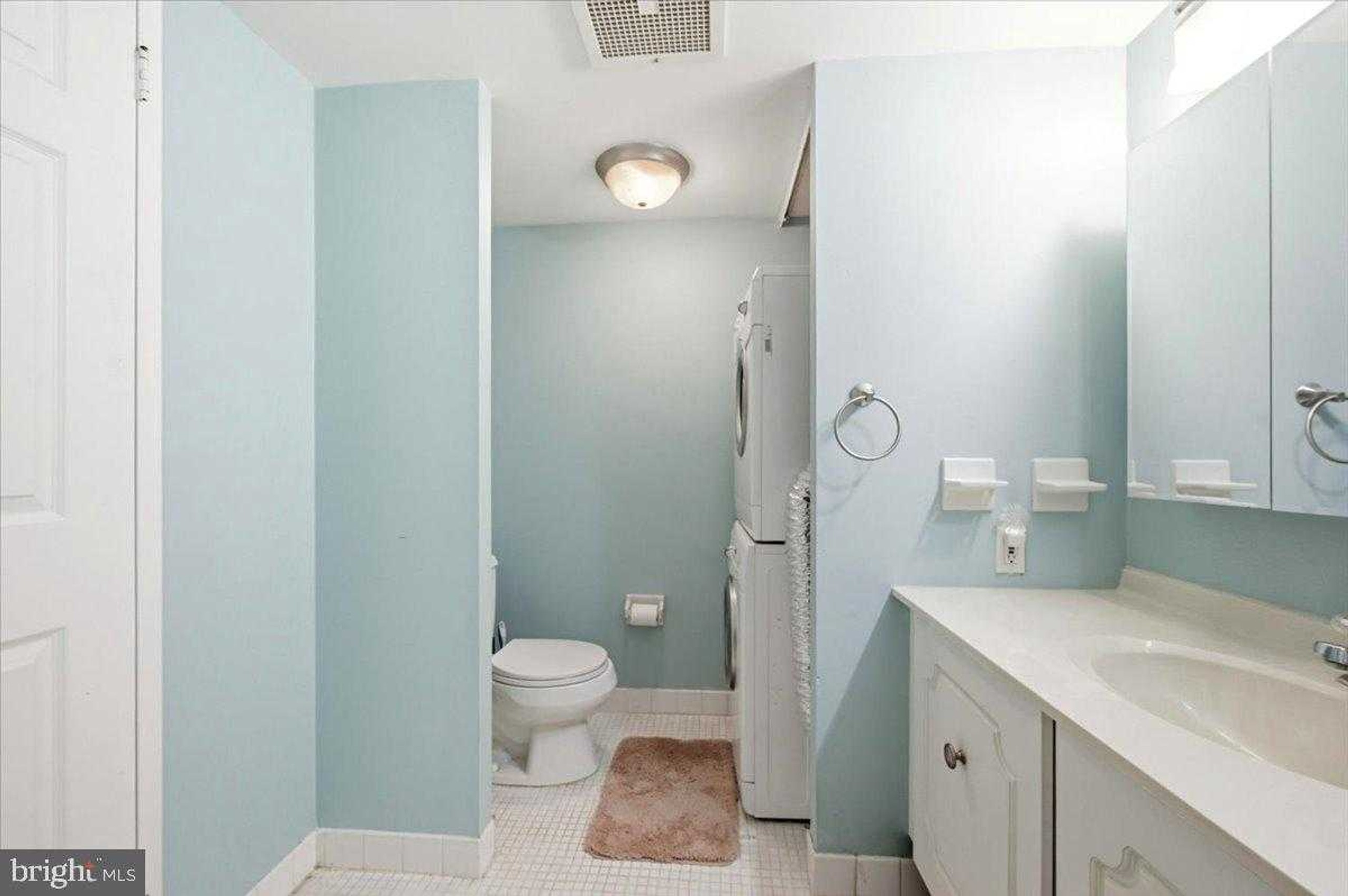 666 W Germantown Pike Apt 1212 photo 25