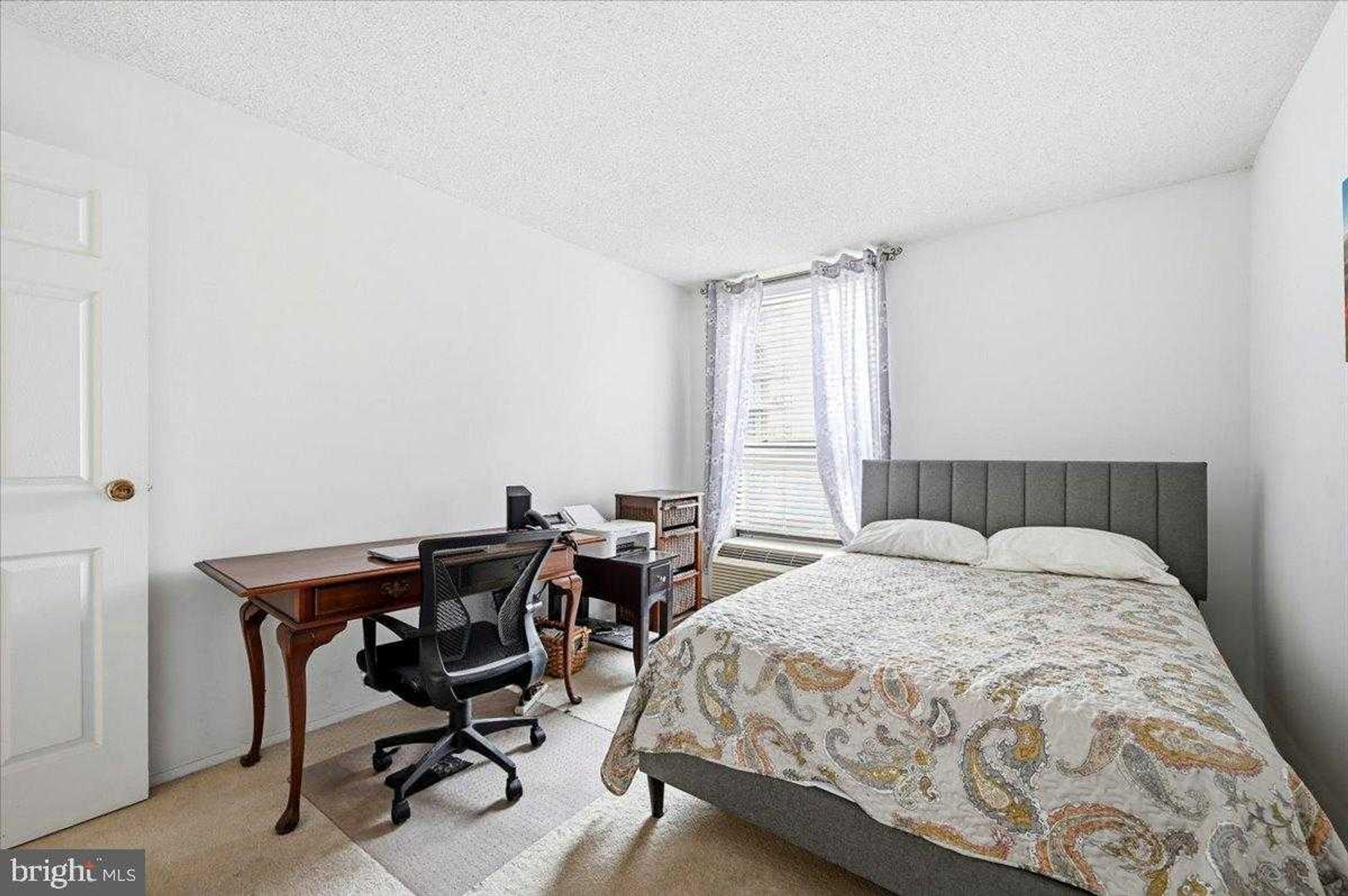666 W Germantown Pike Apt 1212 photo 27