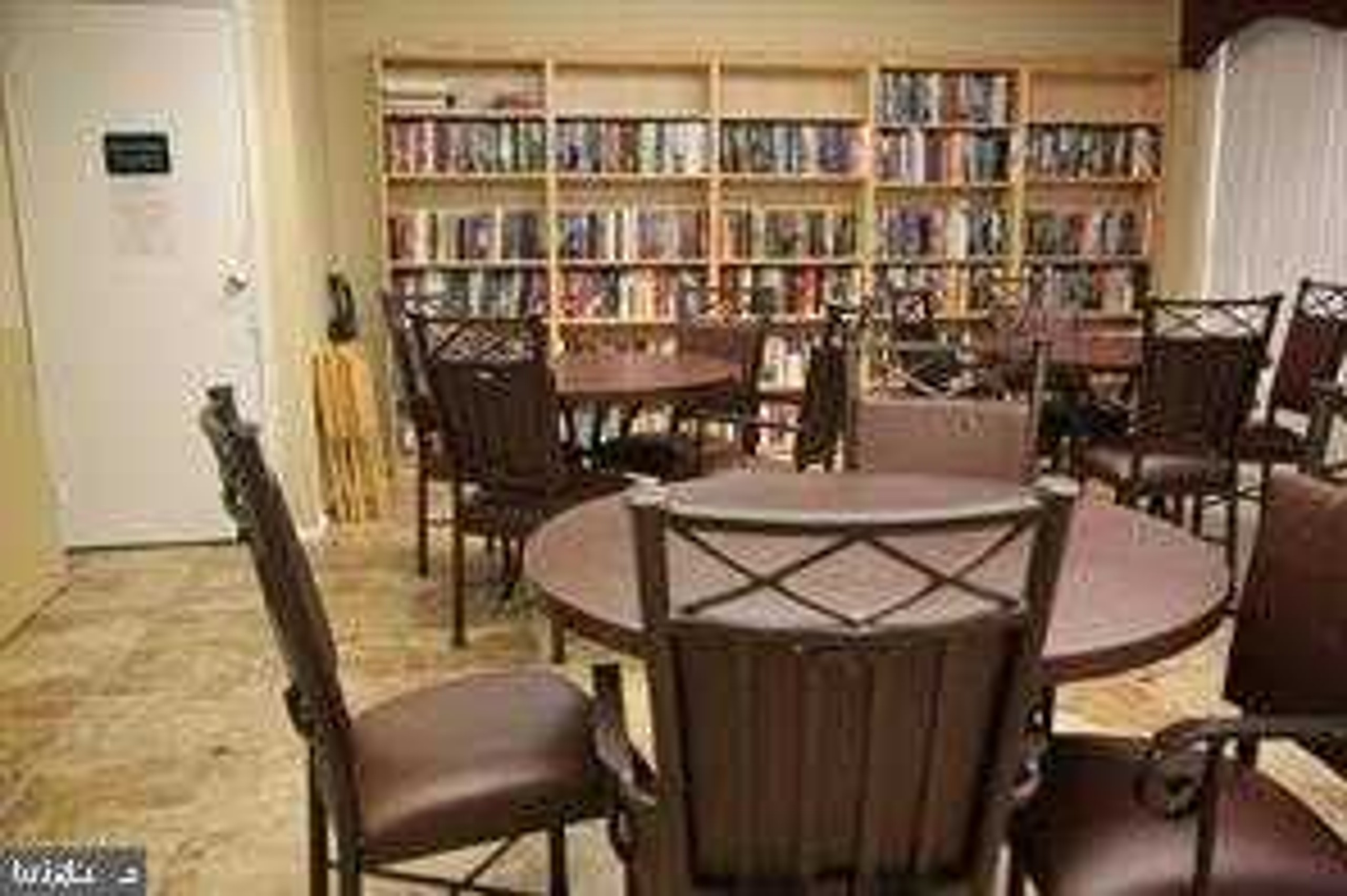 666 W Germantown Pike Apt 1212 photo 38