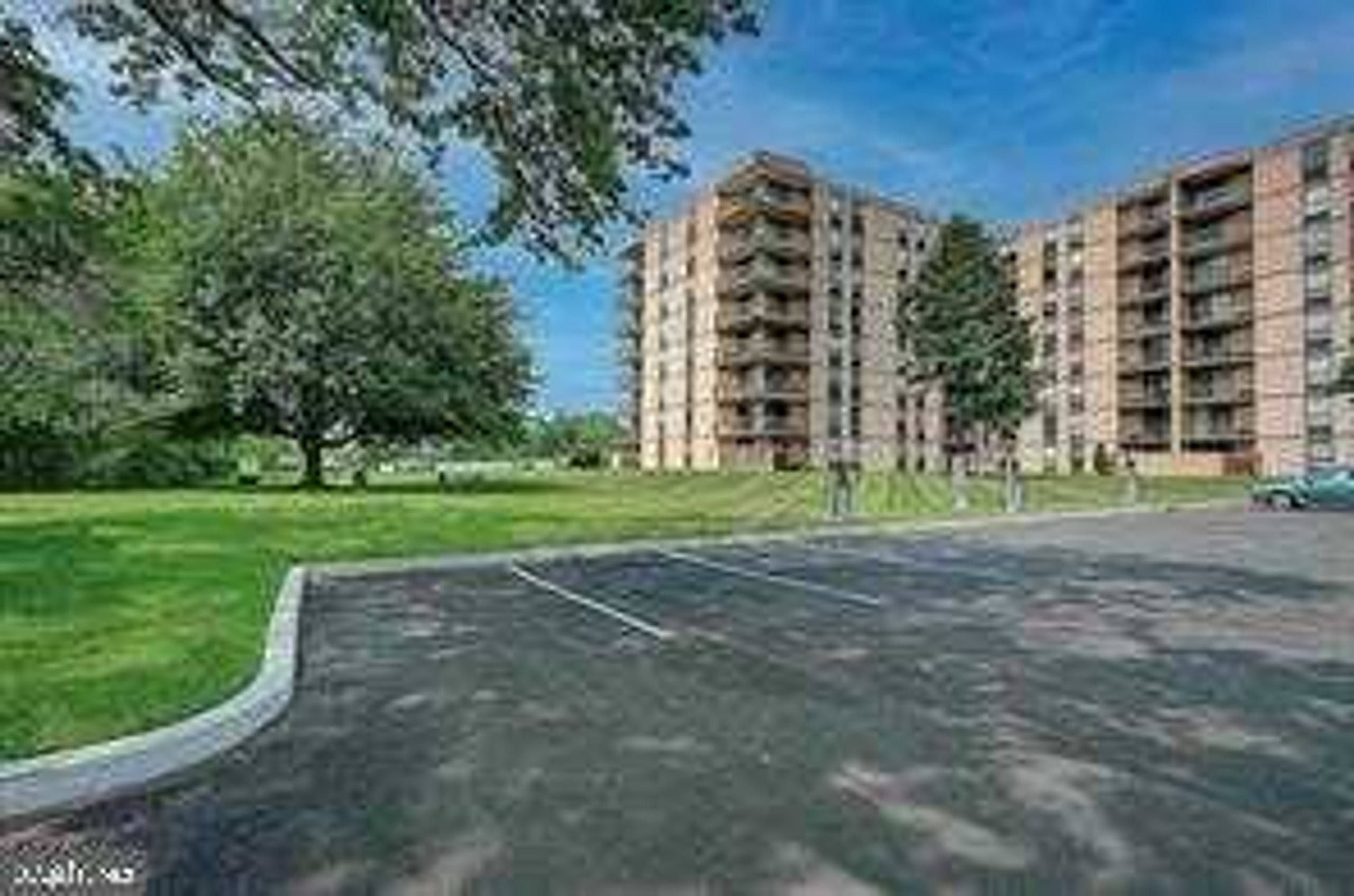 666 W Germantown Pike Apt 1212 photo 51