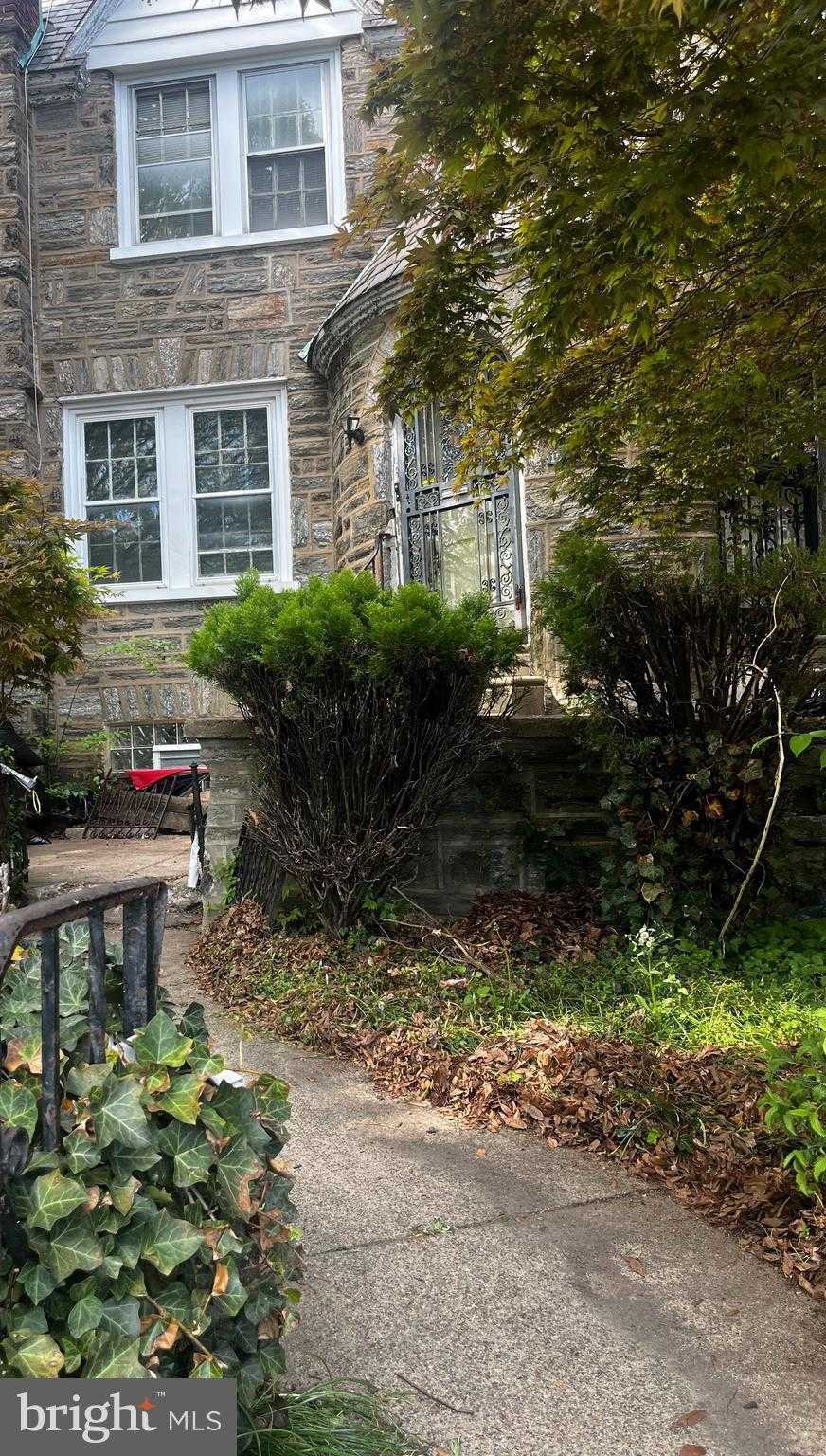 1509 W Chelten Ave photo 2