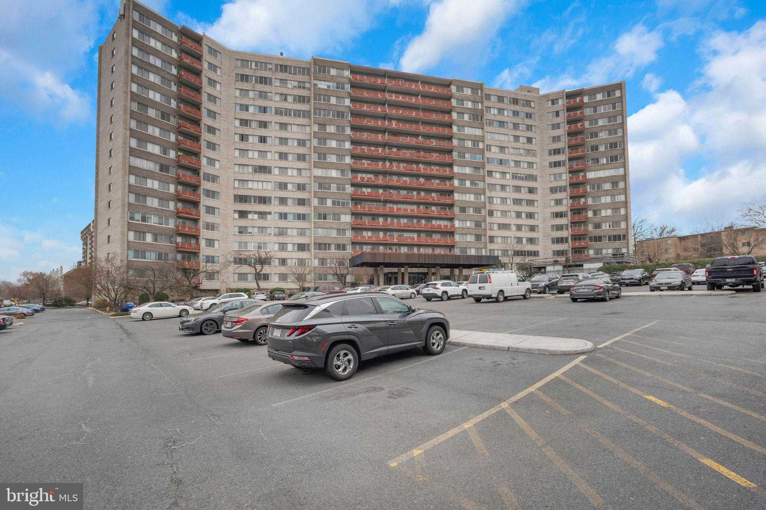 5340 Holmes Run Pkwy Unit 700, Alexandria