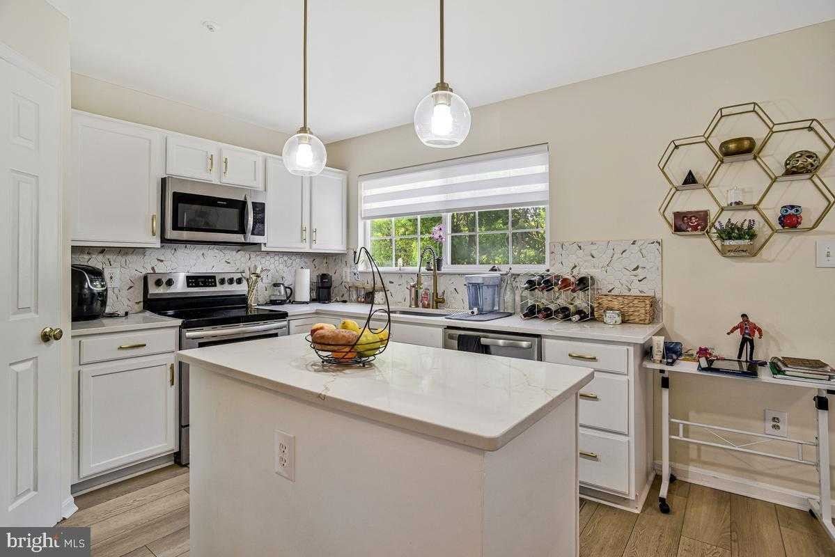 2134 Racquet Pl photo 8