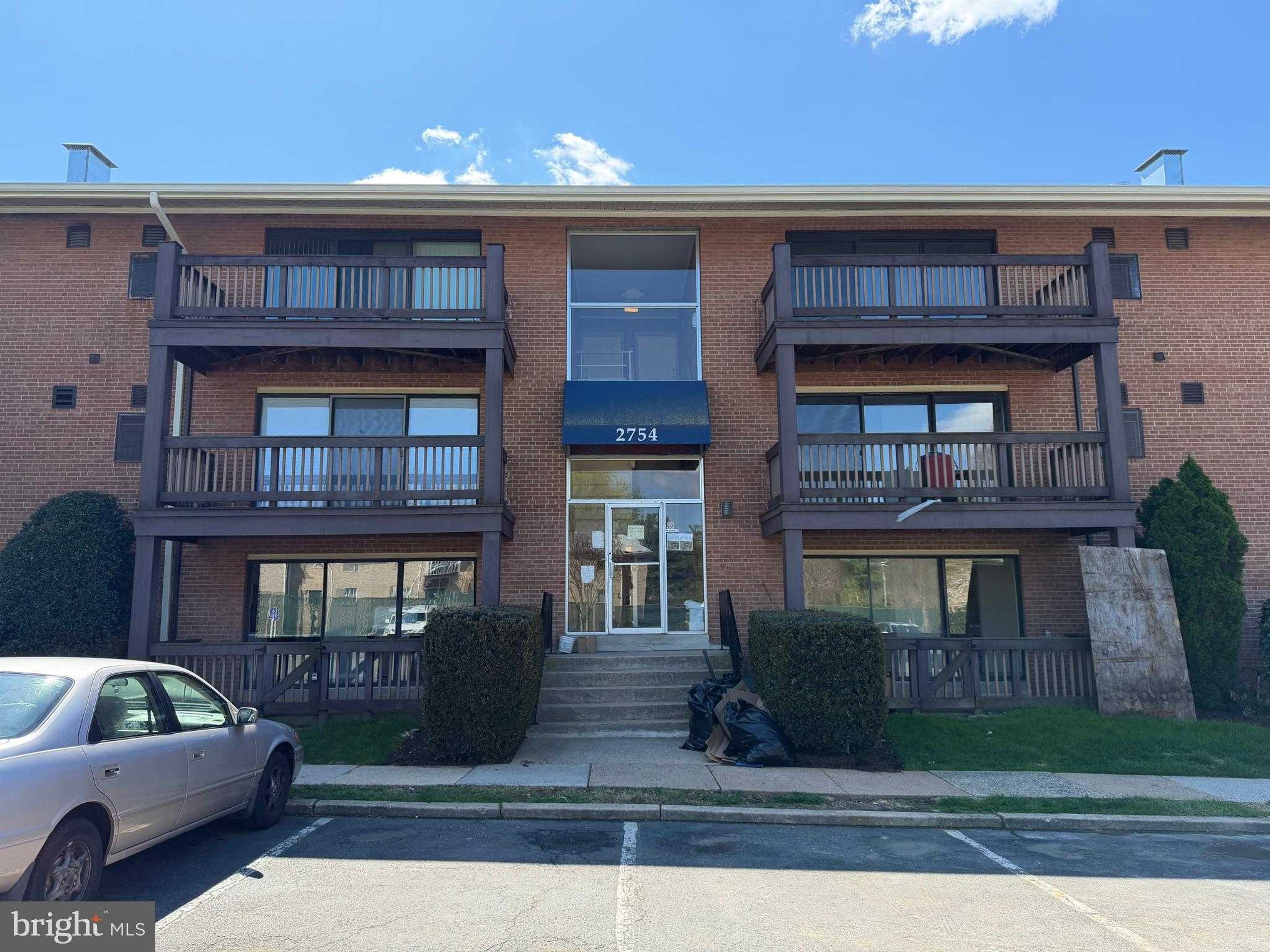 2754 Hollywood Rd Apt 202, Falls Church