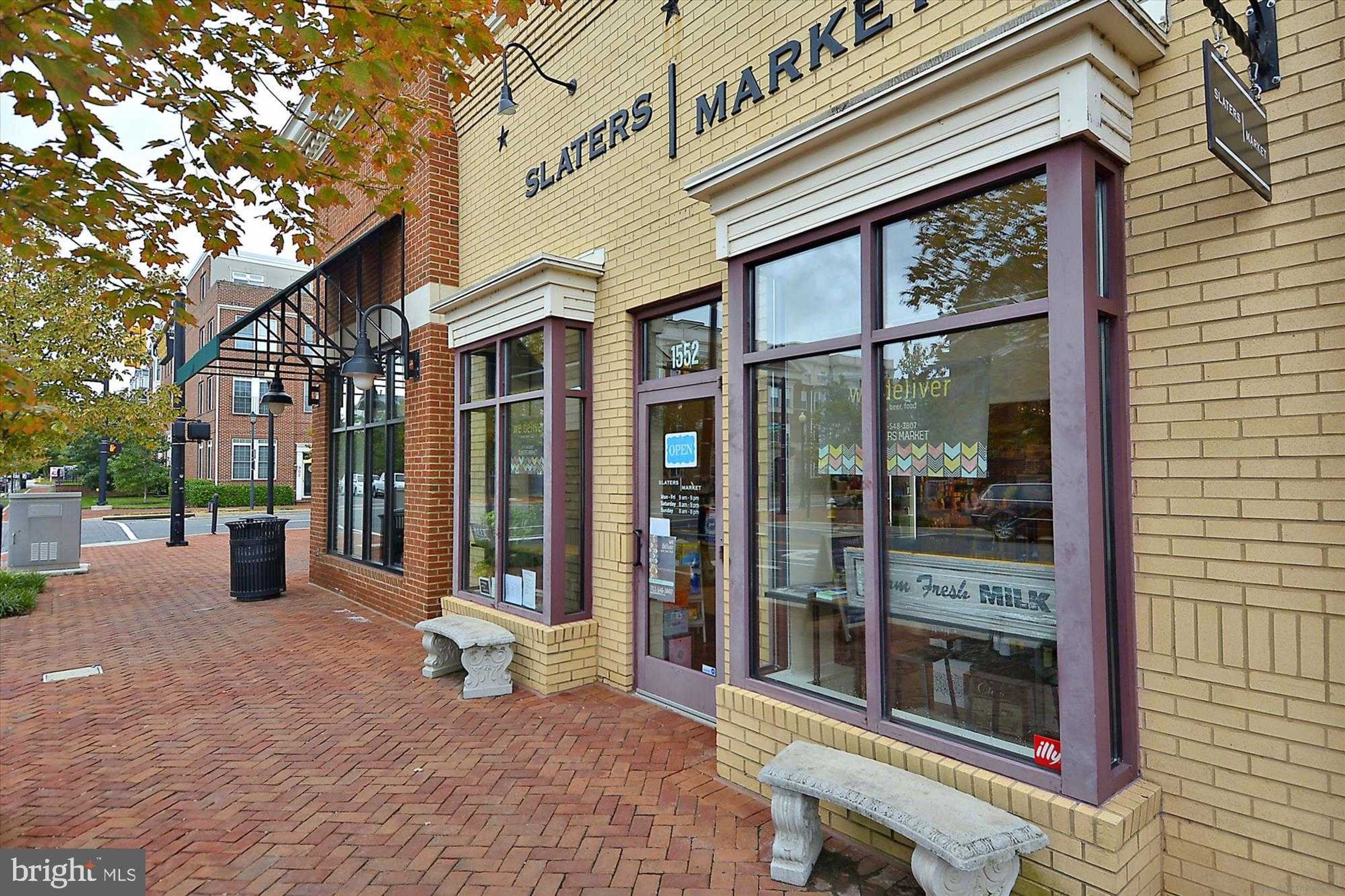 1160 N Pitt St photo 68