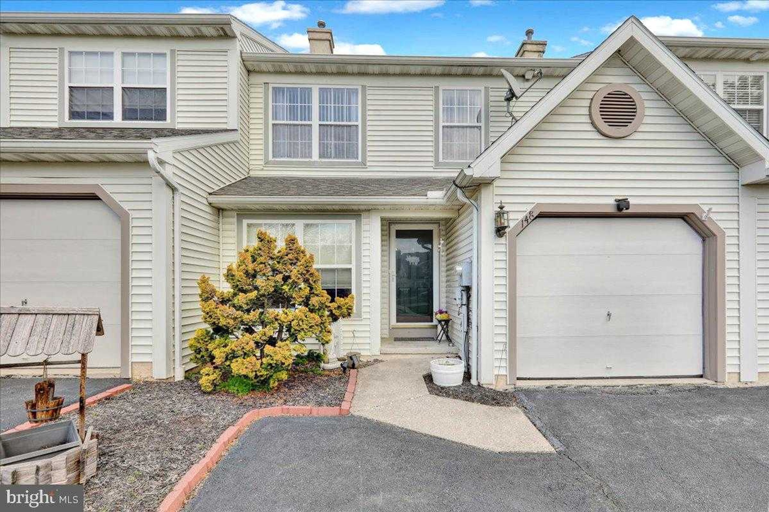 148 Wellington CT, Reading