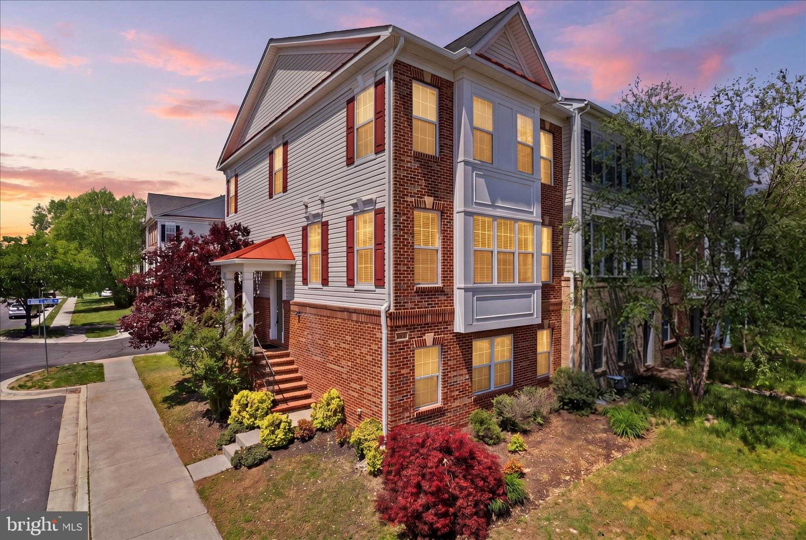 25101 Croxley Green Sq, Aldie