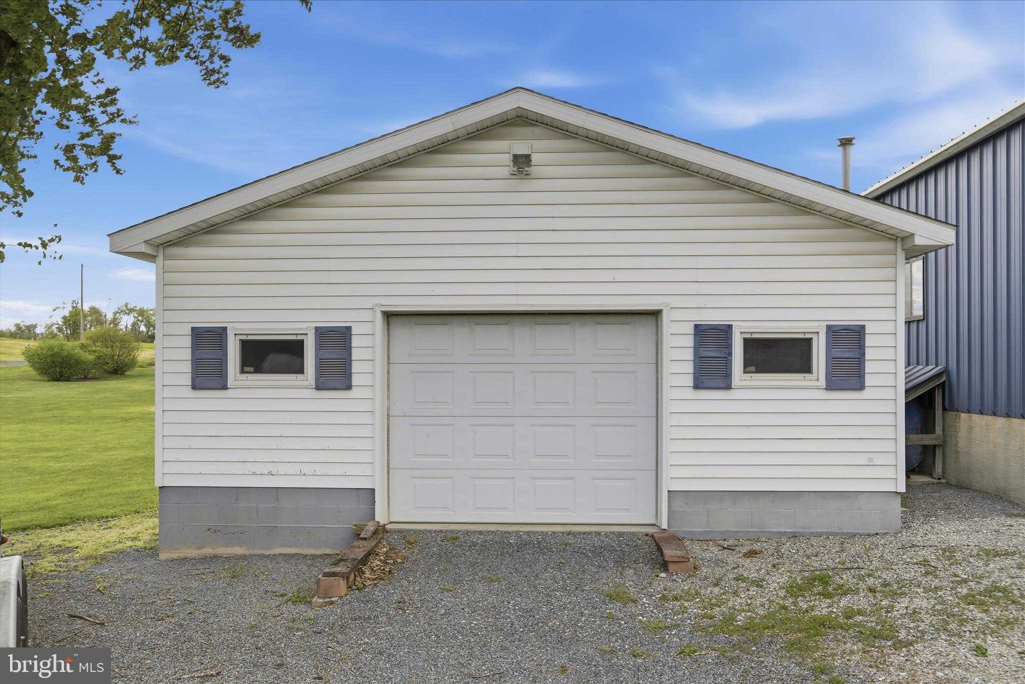 1814 Buchanan Trl E photo 32
