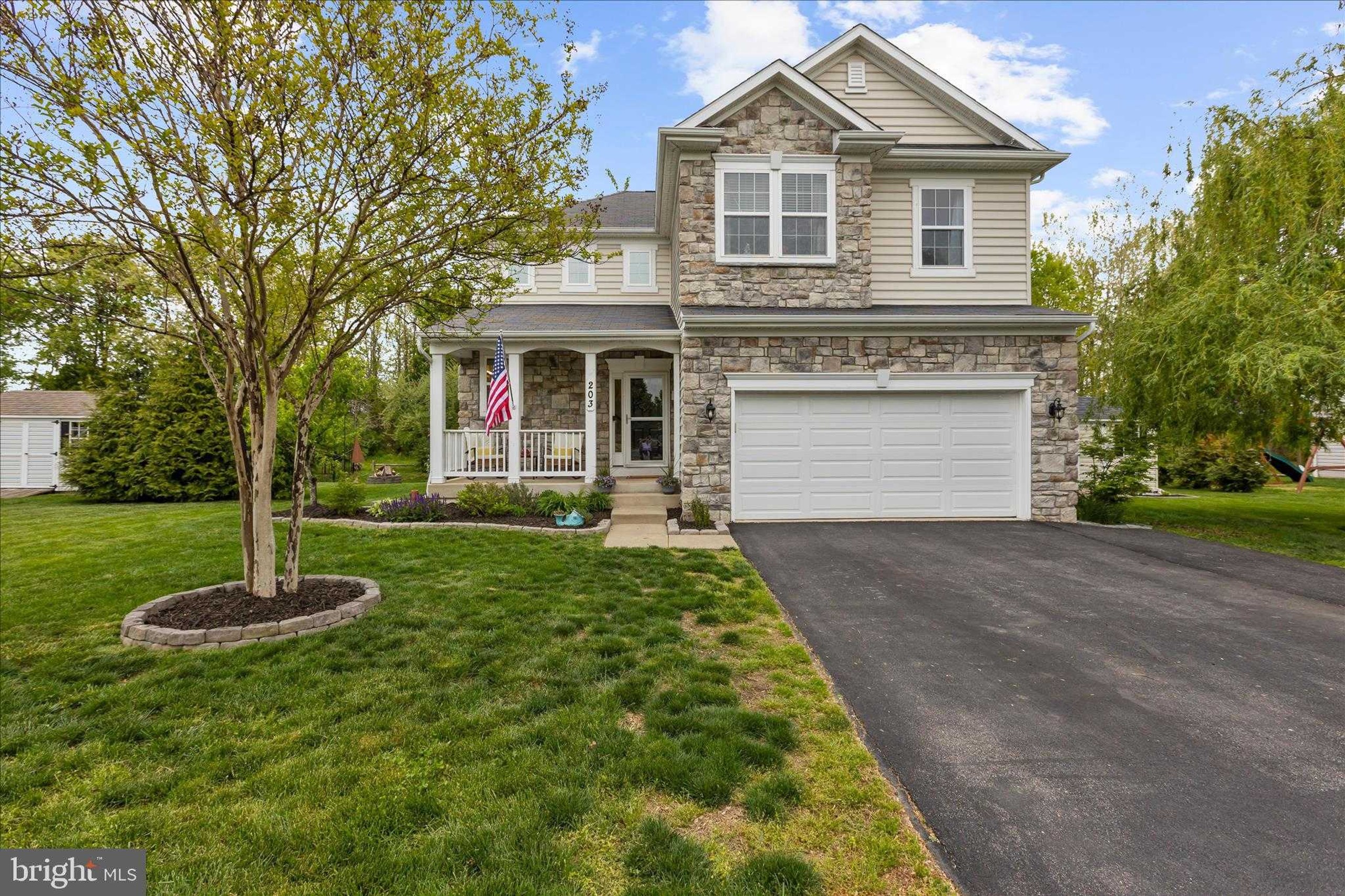 203 Brookfield Dr, Centreville