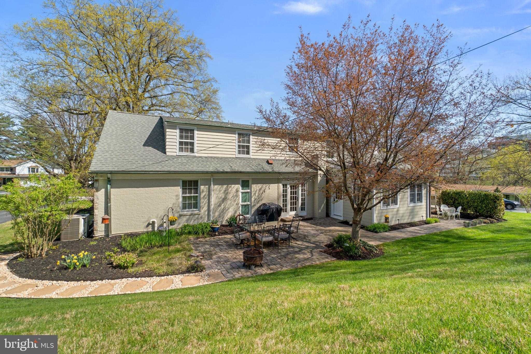 100 Edgewood Dr photo 41