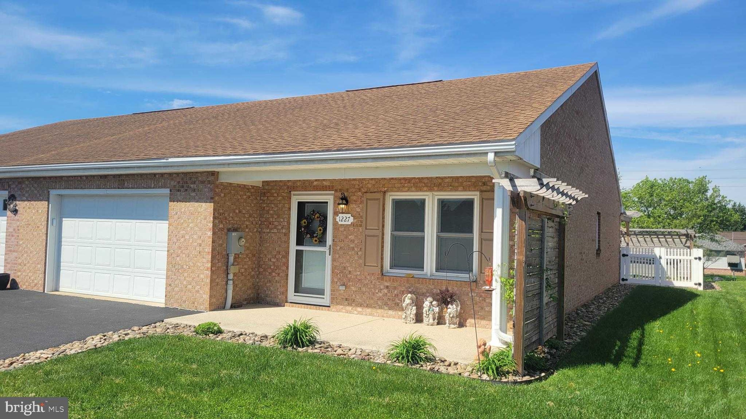 1227 Grand Legacy Dr, Hagerstown