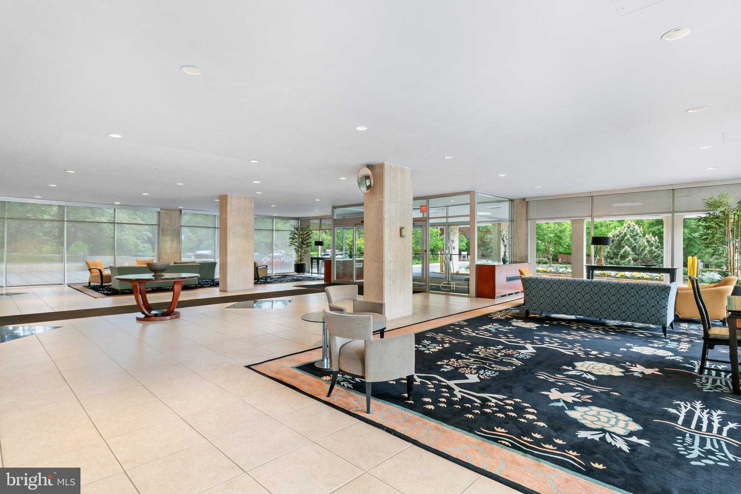 10401 Grosvenor Pl Apt 1009 photo 21