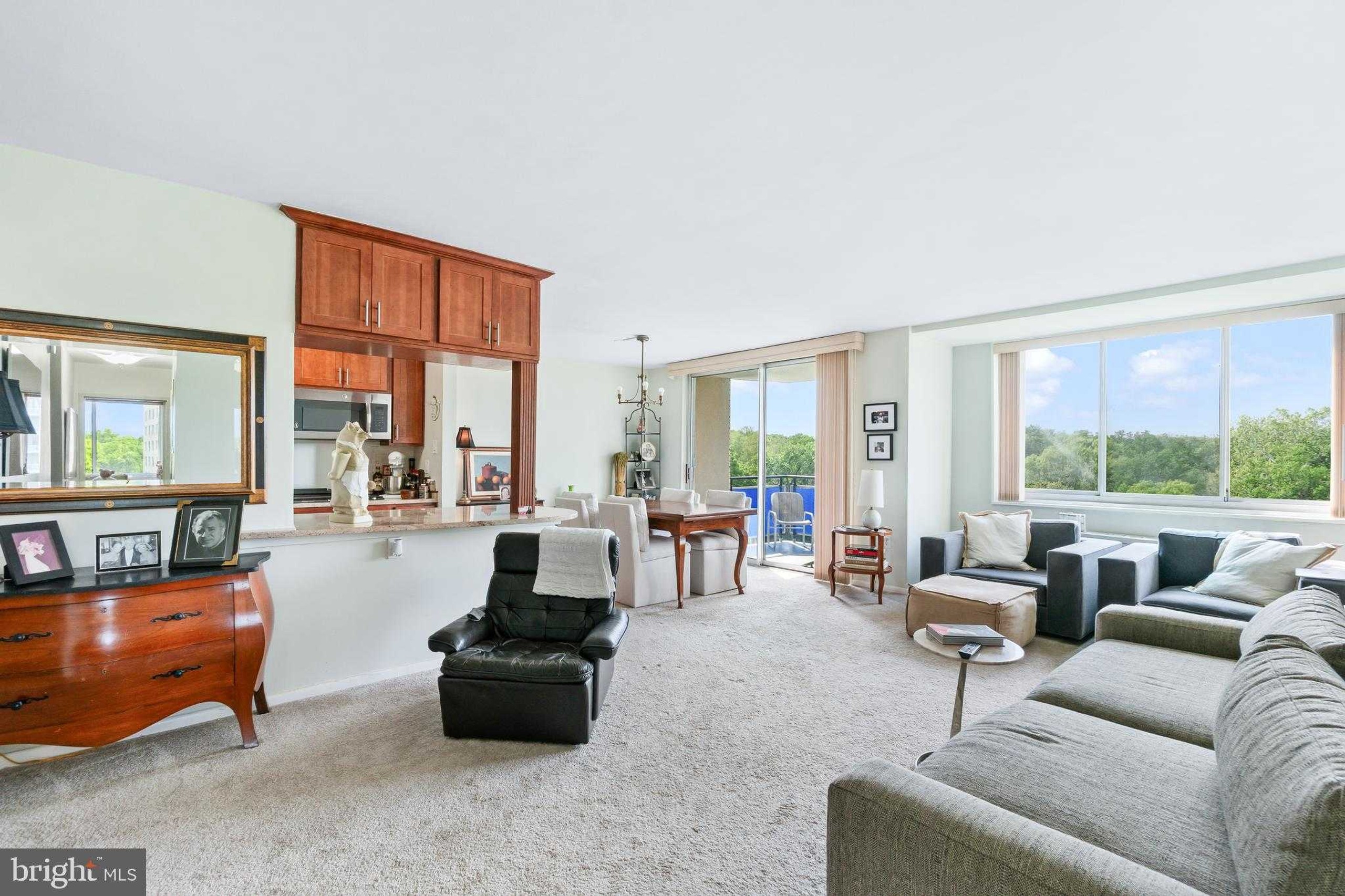 10401 Grosvenor Pl Apt 1009 photo 7