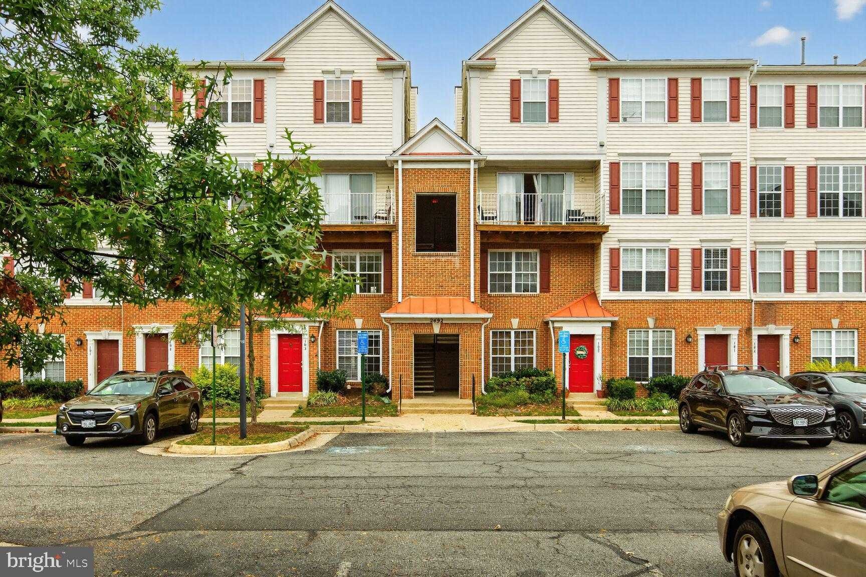 2492 Quick St Apt 103, Herndon